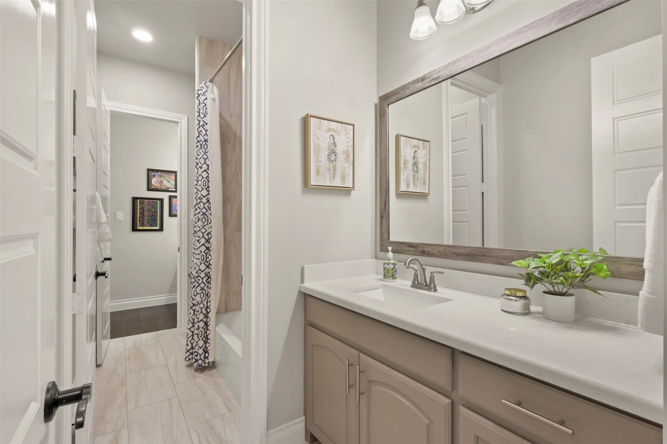 Single Family Residence For Sale in Denton County , 4028 Palomino Road, Aubrey, Texas 76227, 4 Bedroom, 3 Bathroom, 3 Garage spaces, 3,223 Sqft, built in 2020, mls#21207161, Real Estate Agent in Aubrey, Homes For Sale in Denton county, Homes For Sale in Aubrey, Realtor in Aubrey Texas, Real Estate Brokerage Independent Realty Texas, Luminita Cordes Realtor