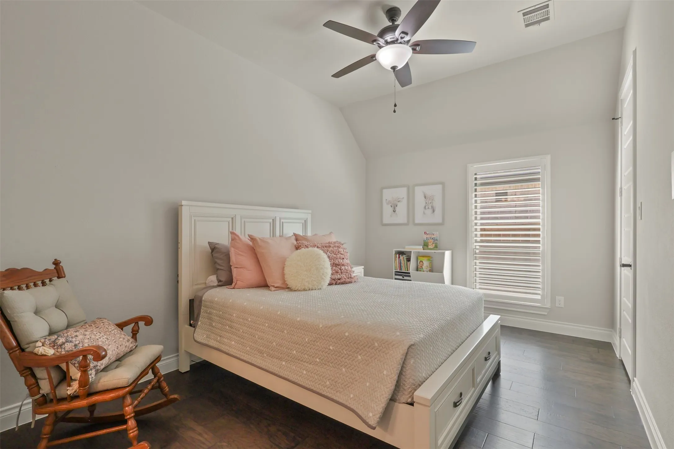 Single Family Residence For Sale in Denton County , 4028 Palomino Road, Aubrey, Texas 76227, 4 Bedroom, 3 Bathroom, 3 Garage spaces, 3,223 Sqft, built in 2020, mls#21207161, Real Estate Agent in Aubrey, Homes For Sale in Denton county, Homes For Sale in Aubrey, Realtor in Aubrey Texas, Real Estate Brokerage Independent Realty Texas, Luminita Cordes Realtor