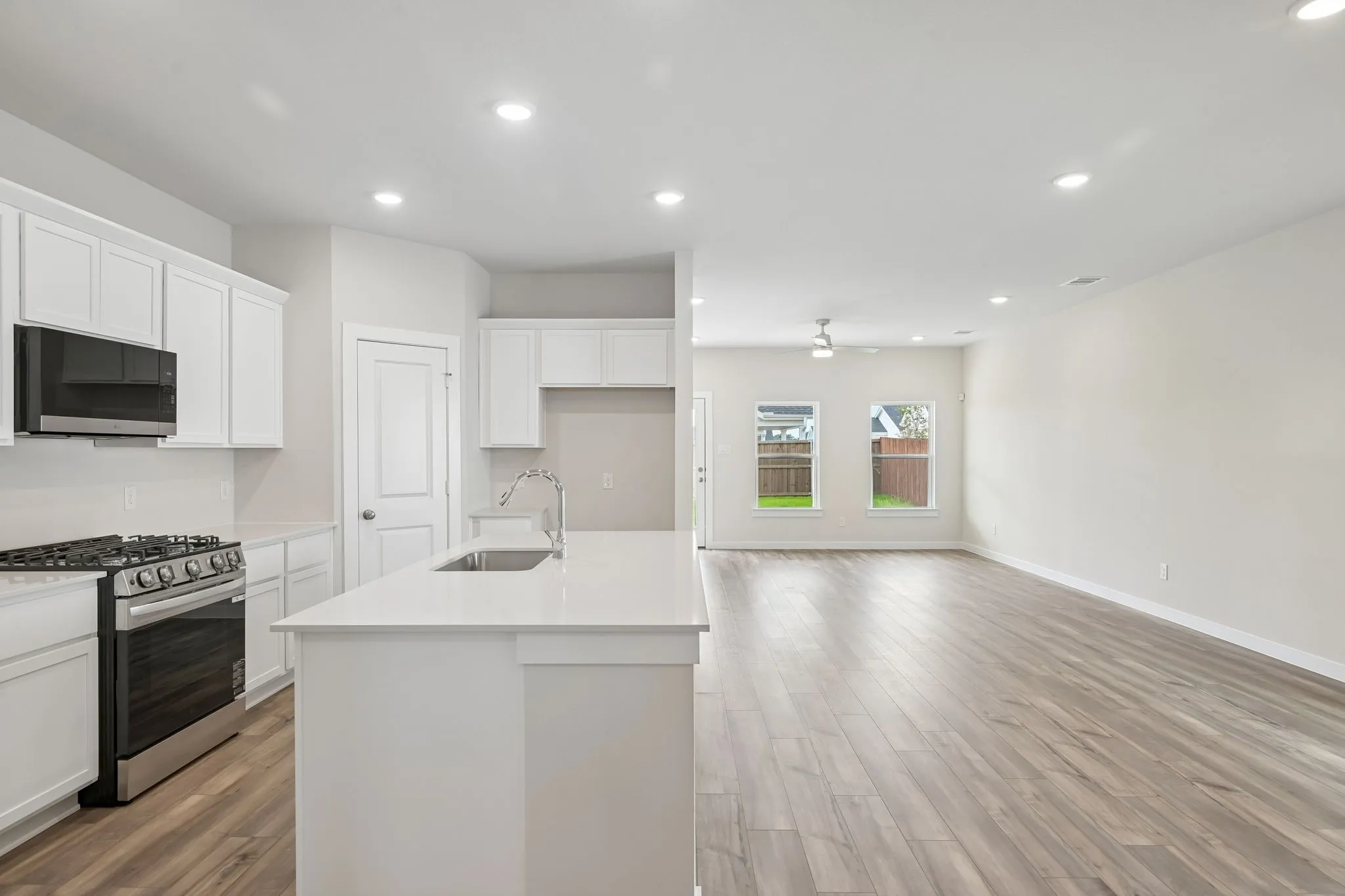 Single Family Residence For Sale in Grayson County , 2208 Trailside Drive, Sherman, Texas 75092, 3 Bedroom, 3 Bathroom, 2 Garage spaces, 2,172 Sqft, built in 2026, New Construction - Incomplete, mls#21208515, Real Estate Agent in Sherman, Homes For Sale in Grayson county, Homes For Sale in Sherman, Realtor in Sherman Texas, Real Estate Brokerage Independent Realty Texas, Luminita Cordes Realtor