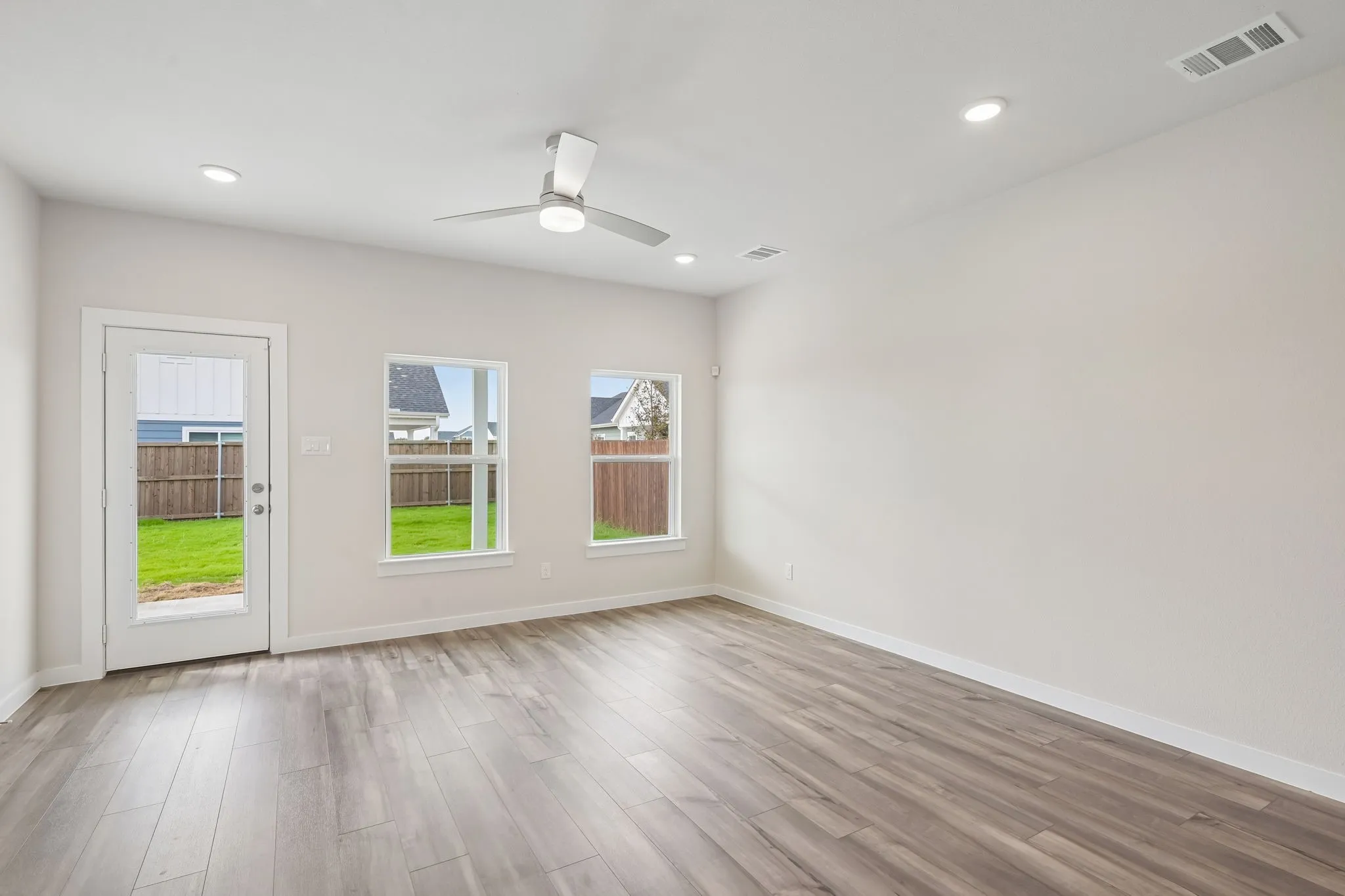Single Family Residence For Sale in Grayson County , 2208 Trailside Drive, Sherman, Texas 75092, 3 Bedroom, 3 Bathroom, 2 Garage spaces, 2,172 Sqft, built in 2026, New Construction - Incomplete, mls#21208515, Real Estate Agent in Sherman, Homes For Sale in Grayson county, Homes For Sale in Sherman, Realtor in Sherman Texas, Real Estate Brokerage Independent Realty Texas, Luminita Cordes Realtor
