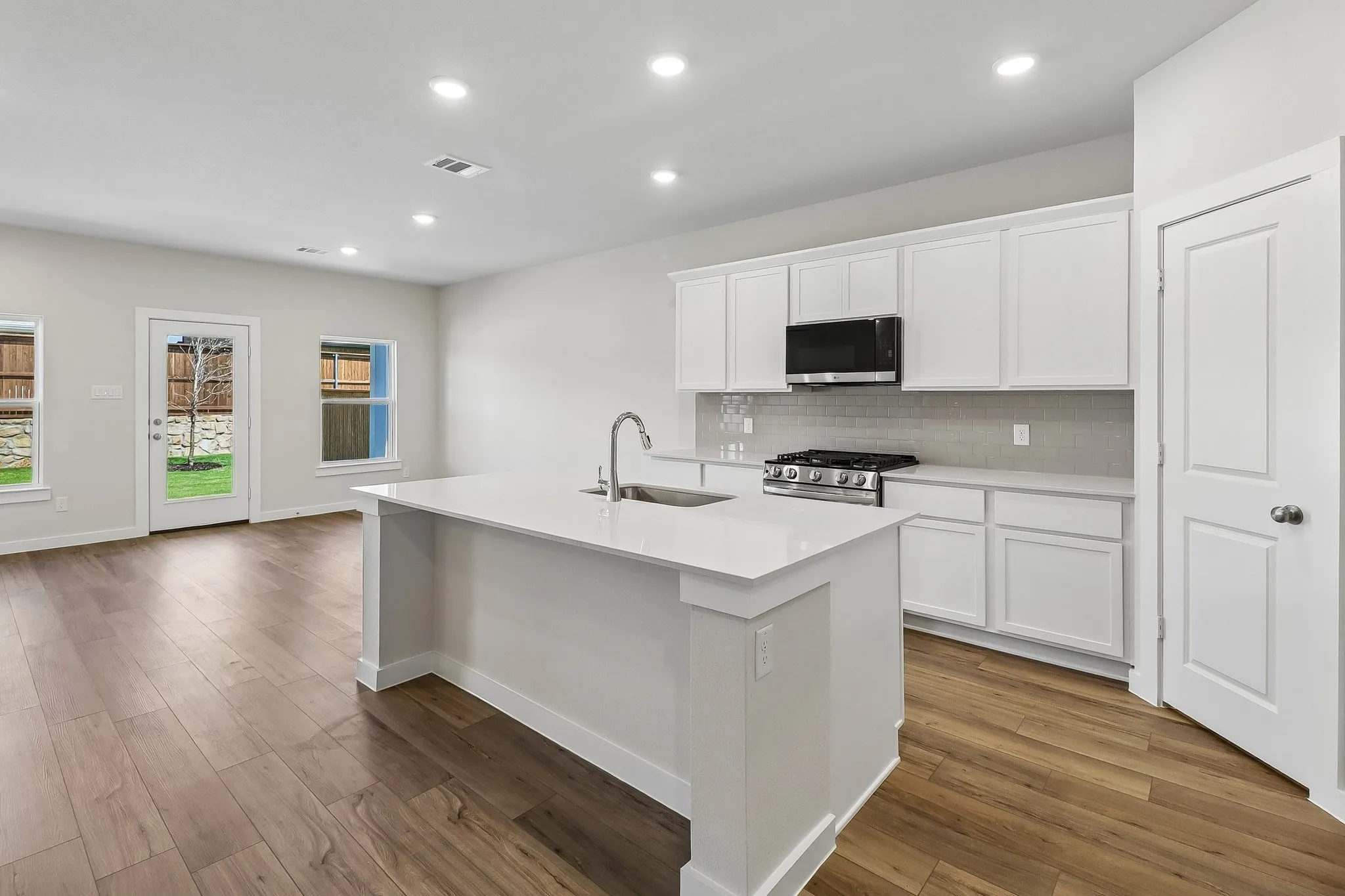 Single Family Residence For Sale in Kaufman County , 727 Carson Drive, Forney, Texas 75126, 4 Bedroom, 2 Bathroom, 2 Garage spaces, 1,859 Sqft, built in 2026, New Construction - Incomplete, mls#21208517, Real Estate Agent in Forney, Homes For Sale in Kaufman county, Homes For Sale in Forney, Realtor in Forney Texas, Real Estate Brokerage Independent Realty Texas, Luminita Cordes Realtor