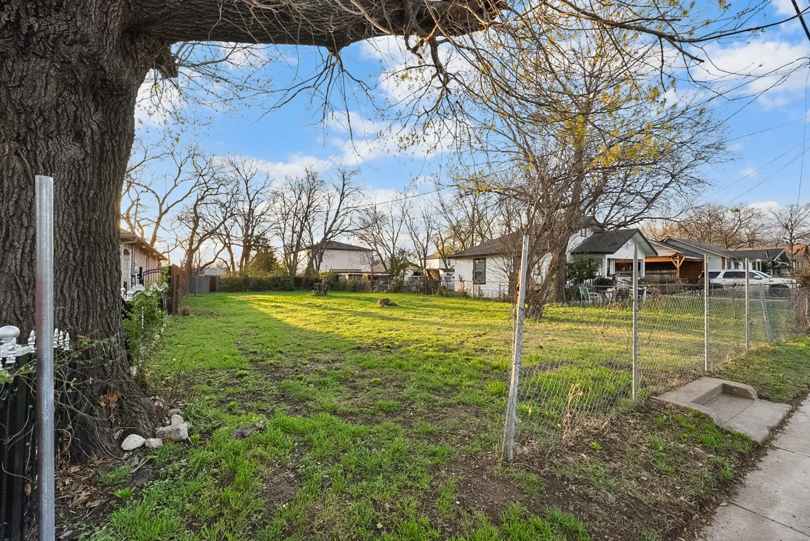 Improved Land For Sale in Dallas County , 3415 Crossman Avenue, Dallas, Texas 75212, 0, 0, Garage spaces, 0 Sqft, built in 0, mls#21208530, Real Estate Agent in Dallas, Homes For Sale in Dallas county, Homes For Sale in Dallas, Realtor in Dallas Texas, Real Estate Brokerage Independent Realty Texas, Luminita Cordes Realtor