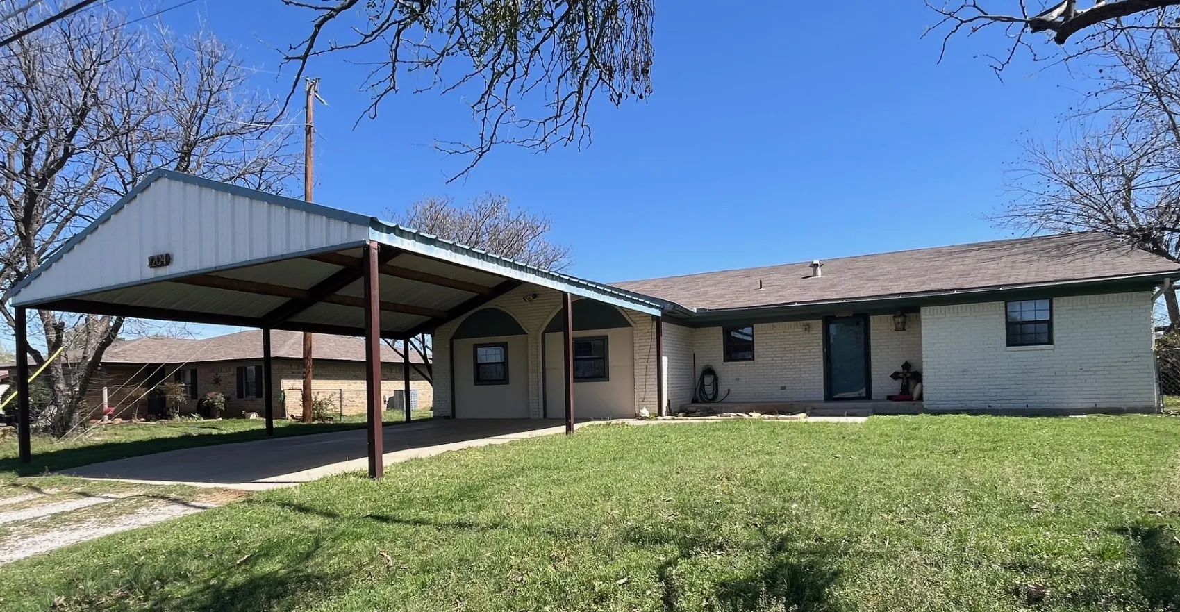 Single Family Residence For Sale in Brown County , 2204 Indian Creek Road, Brownwood, Texas 76801, 3 Bedrooms, 2 Bathrooms, Garage spaces, 1,836 Sqft, built in 1978, Price $227,500, mls#21208541, Real Estate Agent in Brownwood, Homes For Sale in Brown county, Homes For Sale in Brownwood, Realtor in Brownwood Texas, Real Estate Brokerage Independent Realty Texas, Luminita Cordes Realtor
