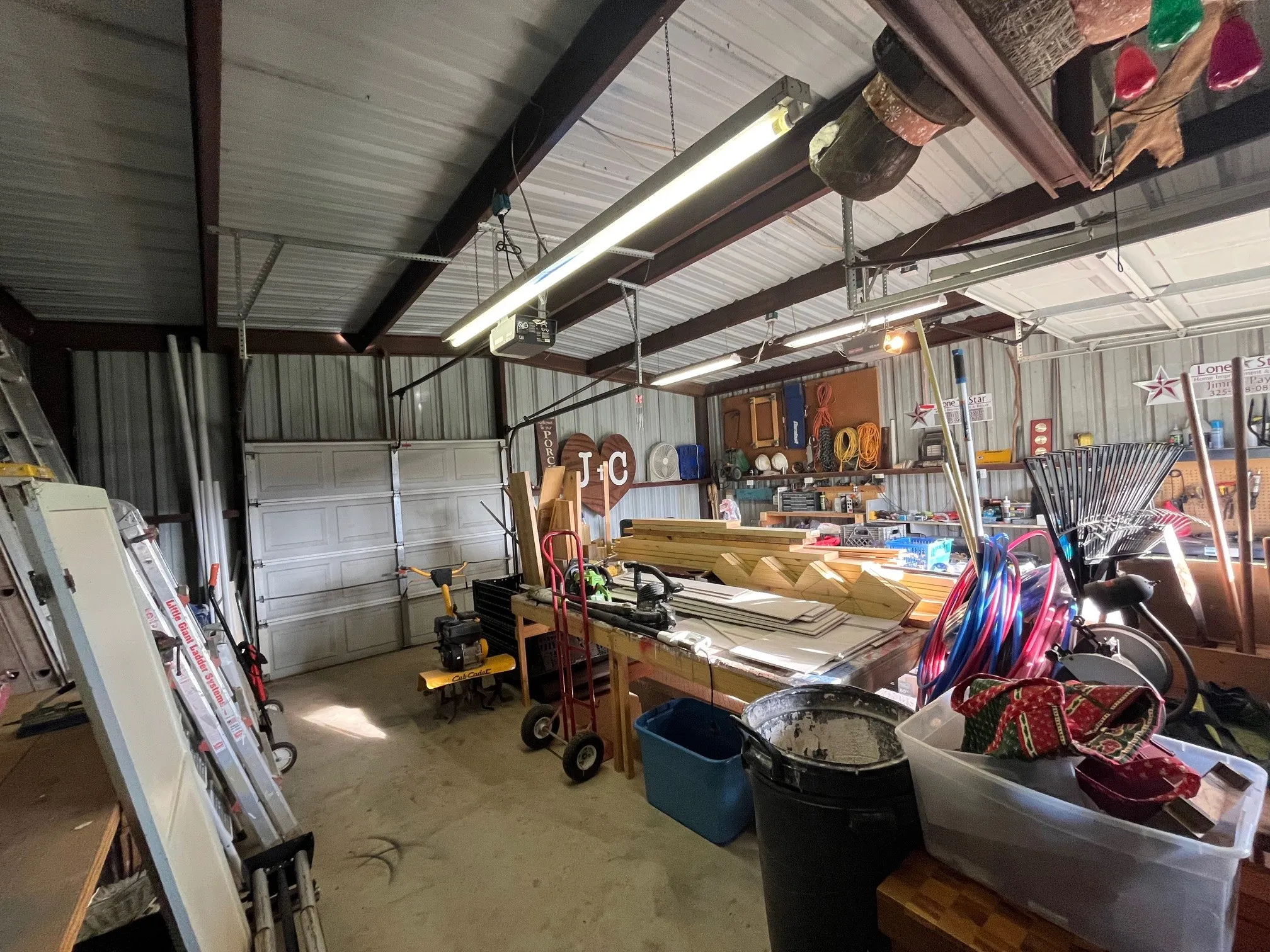 Single Family Residence For Sale in Brown County , 2204 Indian Creek Road, Brownwood, Texas 76801, 3 Bedrooms, 2 Bathrooms, Garage spaces, 1,836 Sqft, built in 1978, Price $227,500, mls#21208541, Real Estate Agent in Brownwood, Homes For Sale in Brown county, Homes For Sale in Brownwood, Realtor in Brownwood Texas, Real Estate Brokerage Independent Realty Texas, Luminita Cordes Realtor