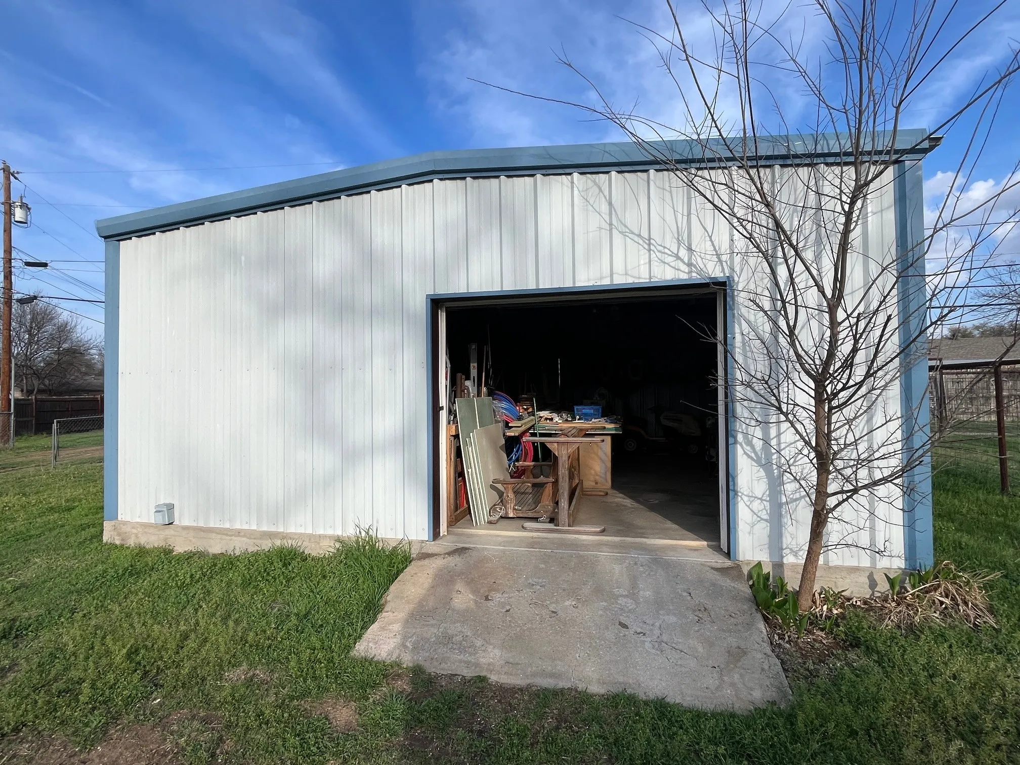 Single Family Residence For Sale in Brown County , 2204 Indian Creek Road, Brownwood, Texas 76801, 3 Bedrooms, 2 Bathrooms, Garage spaces, 1,836 Sqft, built in 1978, Price $227,500, mls#21208541, Real Estate Agent in Brownwood, Homes For Sale in Brown county, Homes For Sale in Brownwood, Realtor in Brownwood Texas, Real Estate Brokerage Independent Realty Texas, Luminita Cordes Realtor