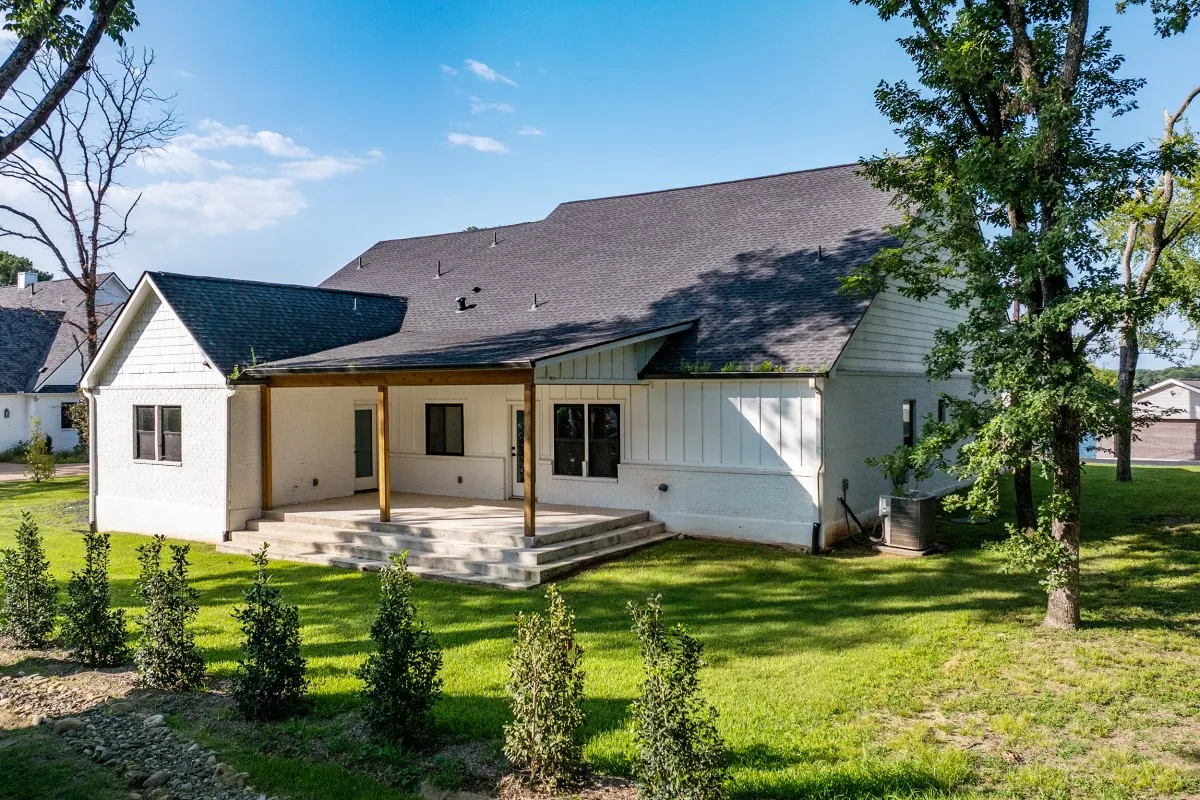 Single Family Residence For Sale in Henderson County , 649 Enchanted Isles Drive, Mabank, Texas 75156, 4 Bedroom, 3 Bathroom, 3 Garage spaces, 2,860 Sqft, built in 2024, mls#21207036, Real Estate Agent in Mabank, Homes For Sale in Henderson county, Homes For Sale in Mabank, Realtor in Mabank Texas, Real Estate Brokerage Independent Realty Texas, Luminita Cordes Realtor