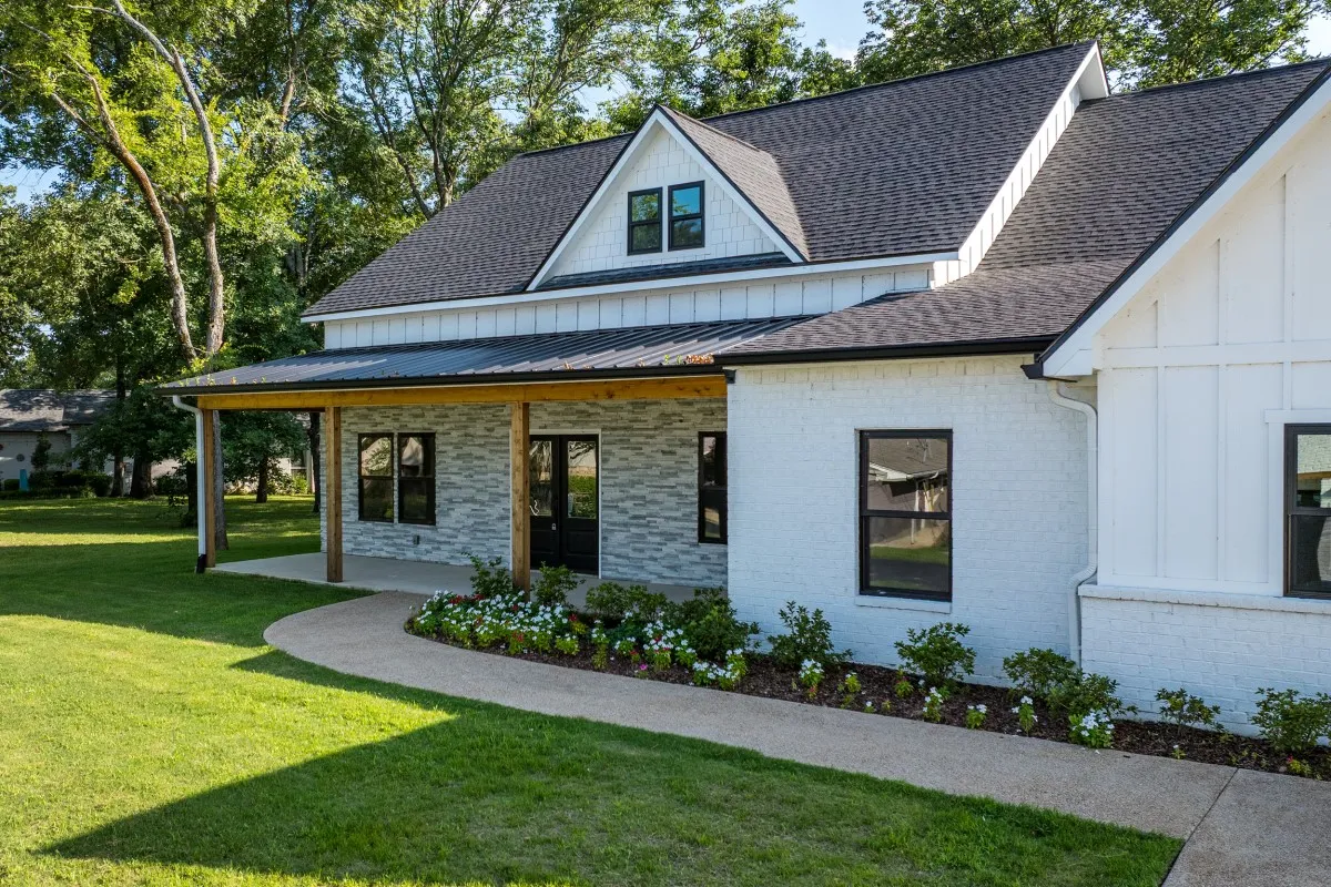 Single Family Residence For Sale in Henderson County , 649 Enchanted Isles Drive, Mabank, Texas 75156, 4 Bedroom, 3 Bathroom, 3 Garage spaces, 2,860 Sqft, built in 2024, mls#21207036, Real Estate Agent in Mabank, Homes For Sale in Henderson county, Homes For Sale in Mabank, Realtor in Mabank Texas, Real Estate Brokerage Independent Realty Texas, Luminita Cordes Realtor