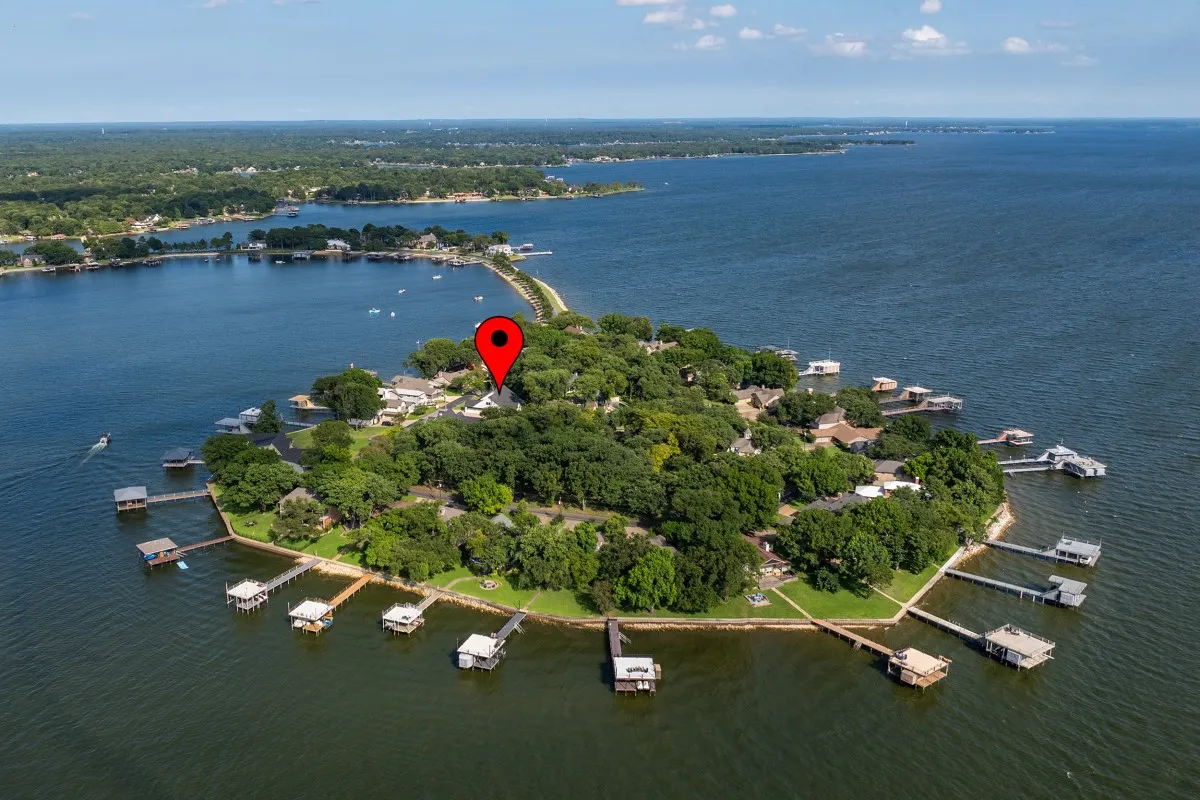 Single Family Residence For Sale in Henderson County , 649 Enchanted Isles Drive, Mabank, Texas 75156, 4 Bedroom, 3 Bathroom, 3 Garage spaces, 2,860 Sqft, built in 2024, mls#21207036, Real Estate Agent in Mabank, Homes For Sale in Henderson county, Homes For Sale in Mabank, Realtor in Mabank Texas, Real Estate Brokerage Independent Realty Texas, Luminita Cordes Realtor
