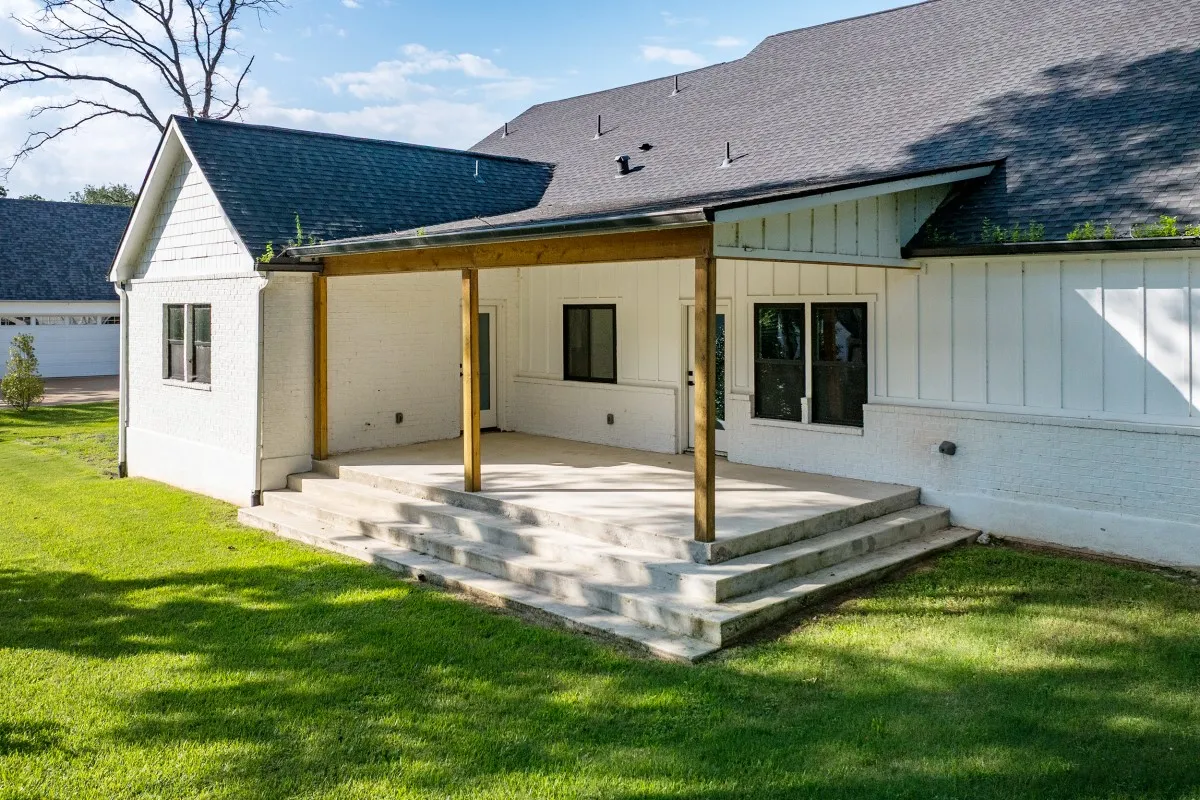 Single Family Residence For Sale in Henderson County , 649 Enchanted Isles Drive, Mabank, Texas 75156, 4 Bedroom, 3 Bathroom, 3 Garage spaces, 2,860 Sqft, built in 2024, mls#21207036, Real Estate Agent in Mabank, Homes For Sale in Henderson county, Homes For Sale in Mabank, Realtor in Mabank Texas, Real Estate Brokerage Independent Realty Texas, Luminita Cordes Realtor