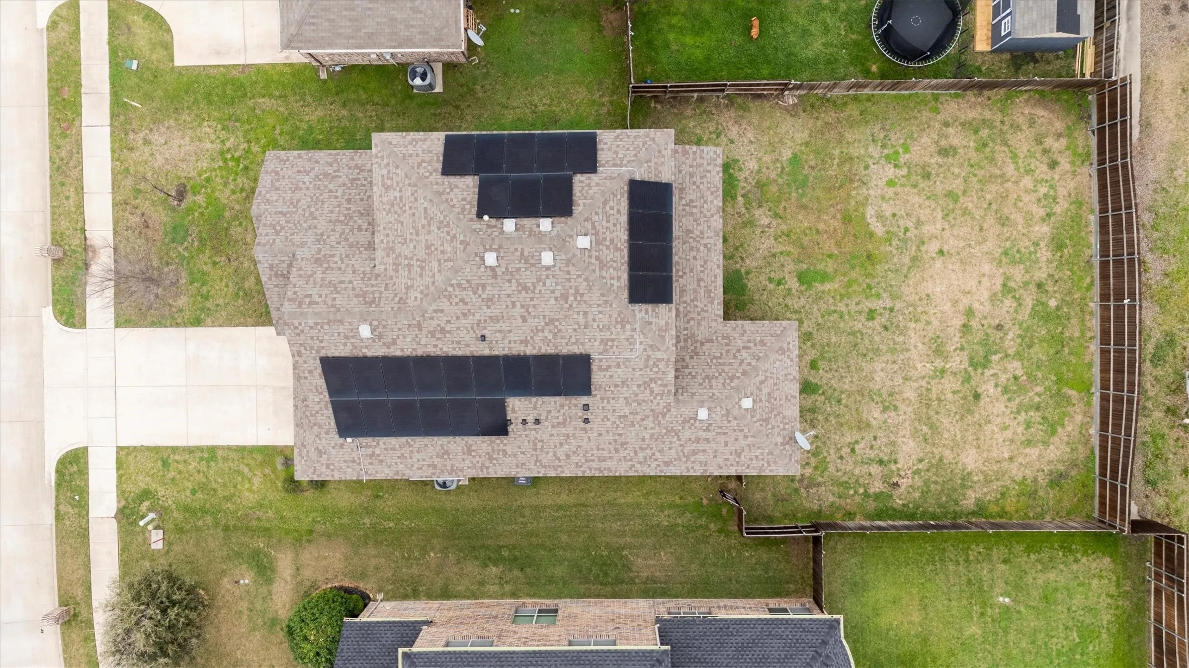 Single Family Residence For Rent in Kaufman County , 576 Spruce Trail, Forney, Texas 75126, 3 Bedroom, 3 Bathroom, 2 Garage spaces, 3,180 Sqft, built in 2018, Preowned, mls#21207929, Real Estate Agent in Forney, Homes For Rent in Kaufman county, Homes For Rent in Forney, Realtor in Forney Texas, Real Estate Brokerage Independent Realty Texas, Luminita Cordes Realtor