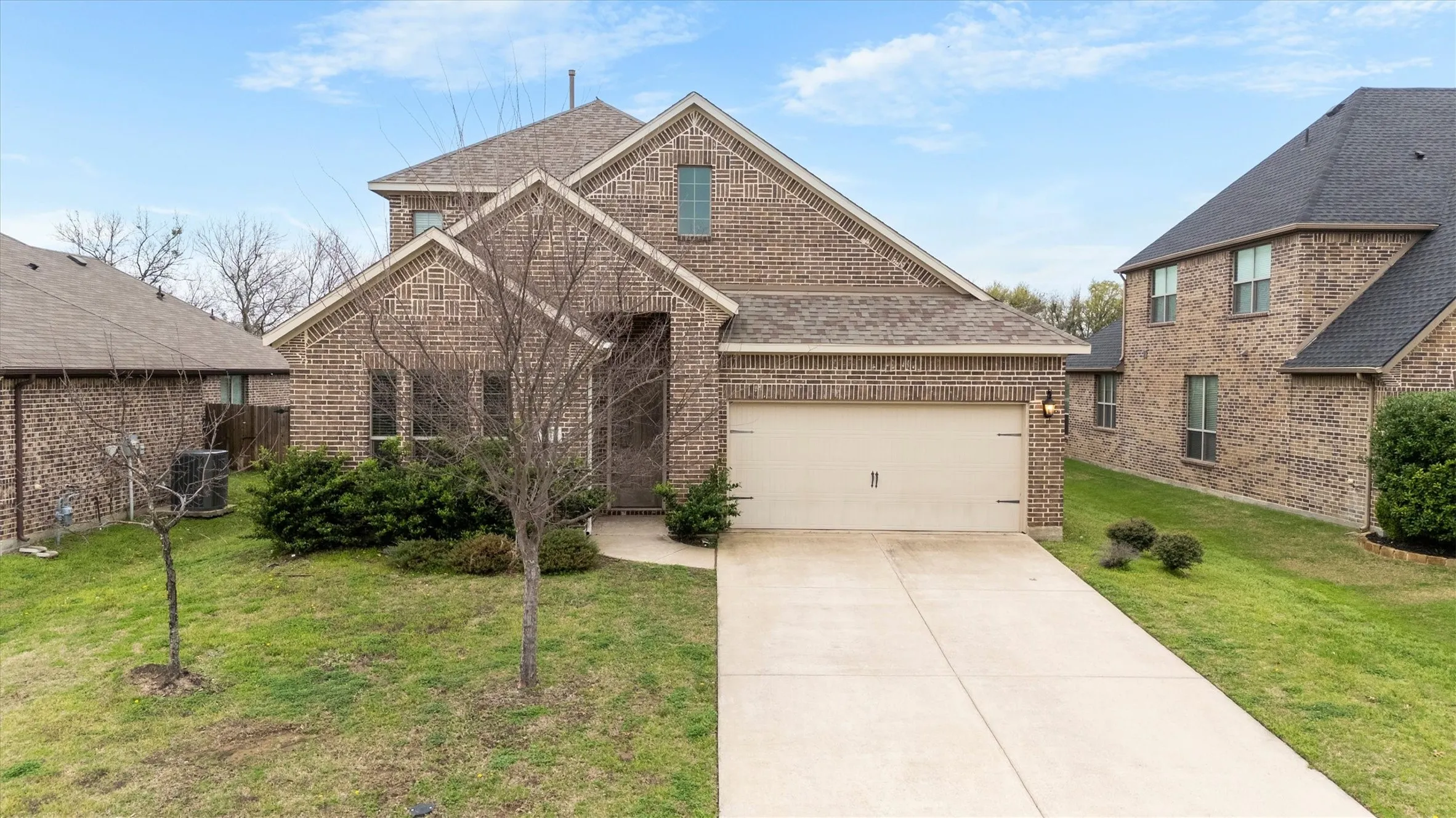 Single Family Residence For Rent in Kaufman County , 576 Spruce Trail, Forney, Texas 75126, 3 Bedroom, 3 Bathroom, 2 Garage spaces, 3,180 Sqft, built in 2018, Preowned, mls#21207929, Real Estate Agent in Forney, Homes For Rent in Kaufman county, Homes For Rent in Forney, Realtor in Forney Texas, Real Estate Brokerage Independent Realty Texas, Luminita Cordes Realtor