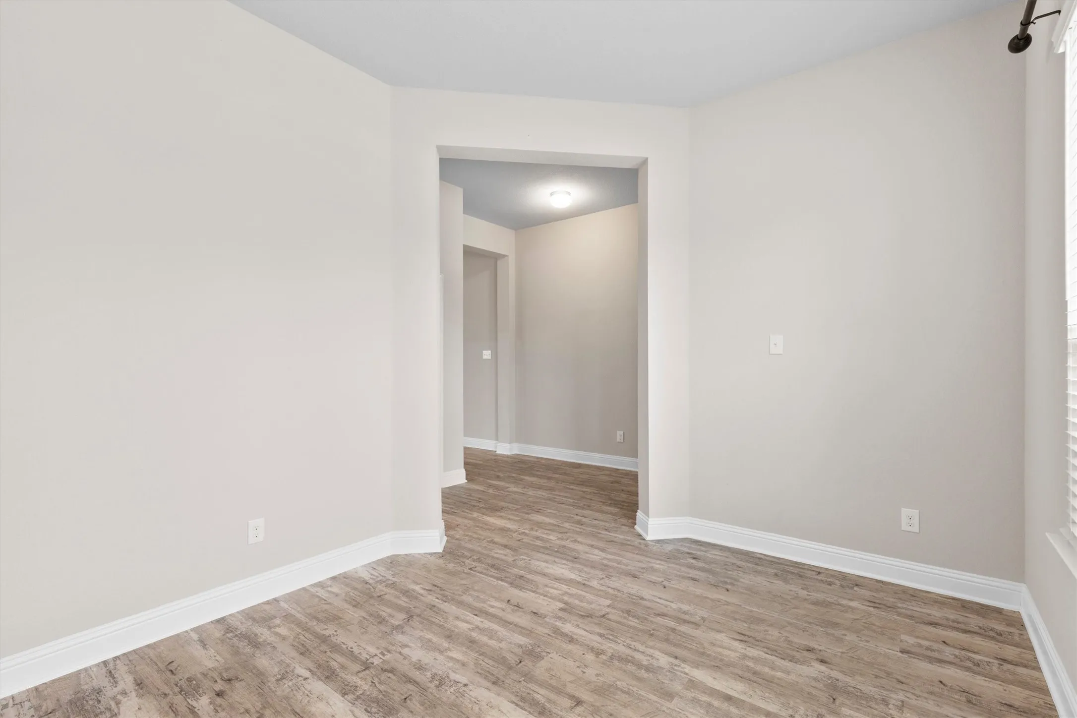 Single Family Residence For Rent in Kaufman County , 576 Spruce Trail, Forney, Texas 75126, 3 Bedroom, 3 Bathroom, 2 Garage spaces, 3,180 Sqft, built in 2018, Preowned, mls#21207929, Real Estate Agent in Forney, Homes For Rent in Kaufman county, Homes For Rent in Forney, Realtor in Forney Texas, Real Estate Brokerage Independent Realty Texas, Luminita Cordes Realtor
