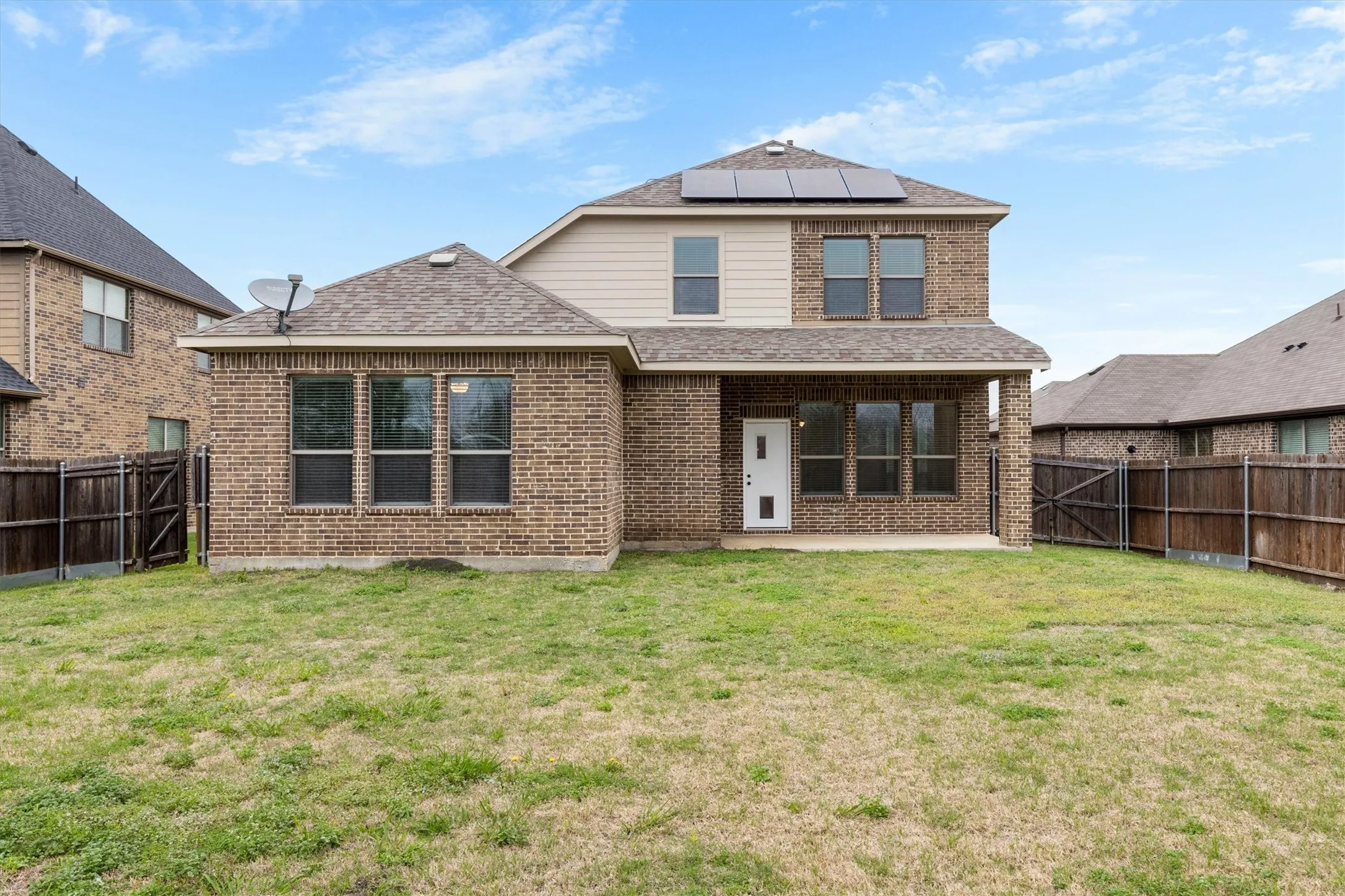 Single Family Residence For Rent in Kaufman County , 576 Spruce Trail, Forney, Texas 75126, 3 Bedroom, 3 Bathroom, 2 Garage spaces, 3,180 Sqft, built in 2018, Preowned, mls#21207929, Real Estate Agent in Forney, Homes For Rent in Kaufman county, Homes For Rent in Forney, Realtor in Forney Texas, Real Estate Brokerage Independent Realty Texas, Luminita Cordes Realtor