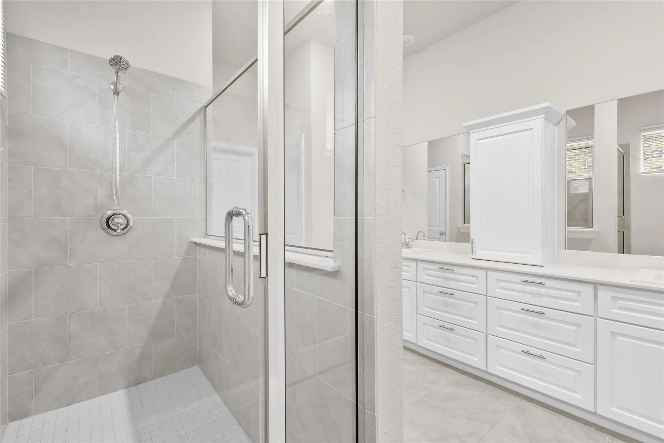 Single Family Residence For Rent in Kaufman County , 576 Spruce Trail, Forney, Texas 75126, 3 Bedroom, 3 Bathroom, 2 Garage spaces, 3,180 Sqft, built in 2018, Preowned, mls#21207929, Real Estate Agent in Forney, Homes For Rent in Kaufman county, Homes For Rent in Forney, Realtor in Forney Texas, Real Estate Brokerage Independent Realty Texas, Luminita Cordes Realtor