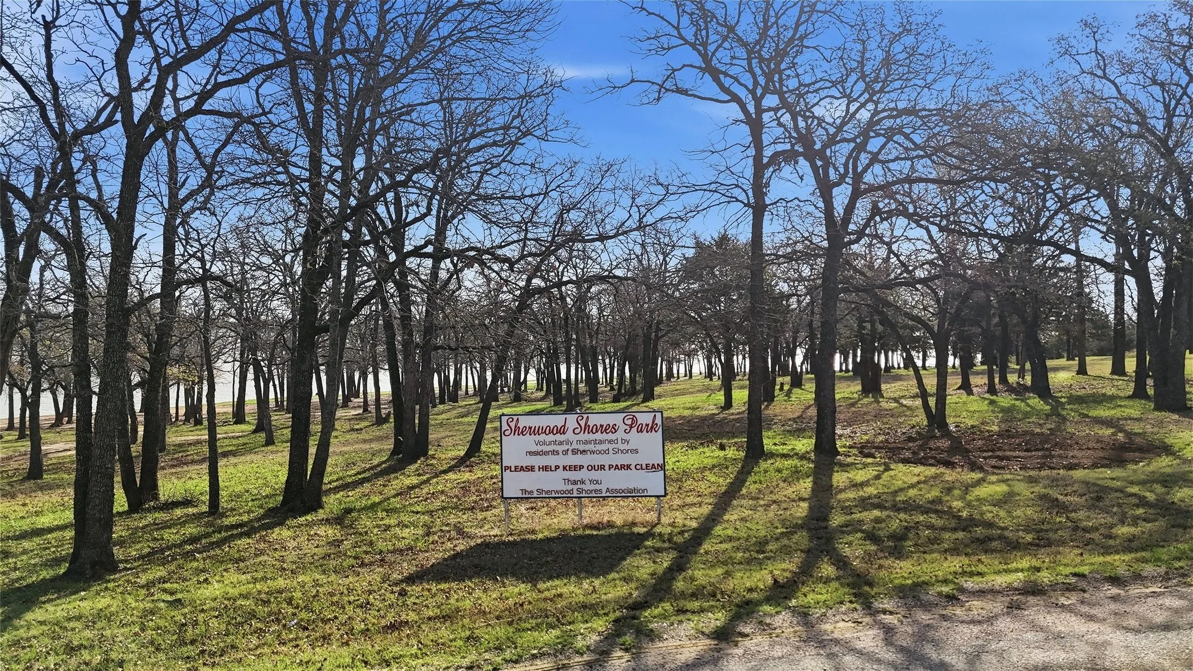Single Family Residence For Sale in Grayson County , 115 Friar Tuck Drive, Gordonville, Texas 76245, 2 Bedroom, 2 Bathroom, 2 Garage spaces, 1,472 Sqft, built in 2020, Preowned, mls#21208240, Real Estate Agent in Gordonville, Homes For Sale in Grayson county, Homes For Sale in Gordonville, Realtor in Gordonville Texas, Real Estate Brokerage Independent Realty Texas, Luminita Cordes Realtor