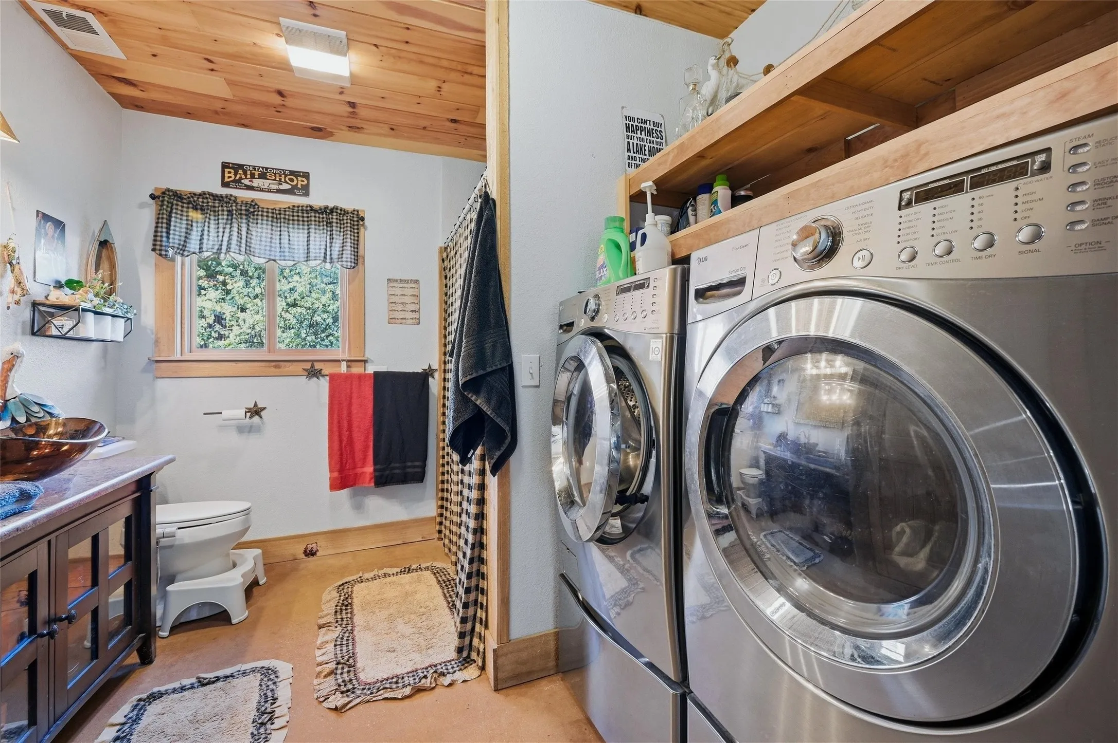 Single Family Residence For Sale in Grayson County , 115 Friar Tuck Drive, Gordonville, Texas 76245, 2 Bedroom, 2 Bathroom, 2 Garage spaces, 1,472 Sqft, built in 2020, Preowned, mls#21208240, Real Estate Agent in Gordonville, Homes For Sale in Grayson county, Homes For Sale in Gordonville, Realtor in Gordonville Texas, Real Estate Brokerage Independent Realty Texas, Luminita Cordes Realtor