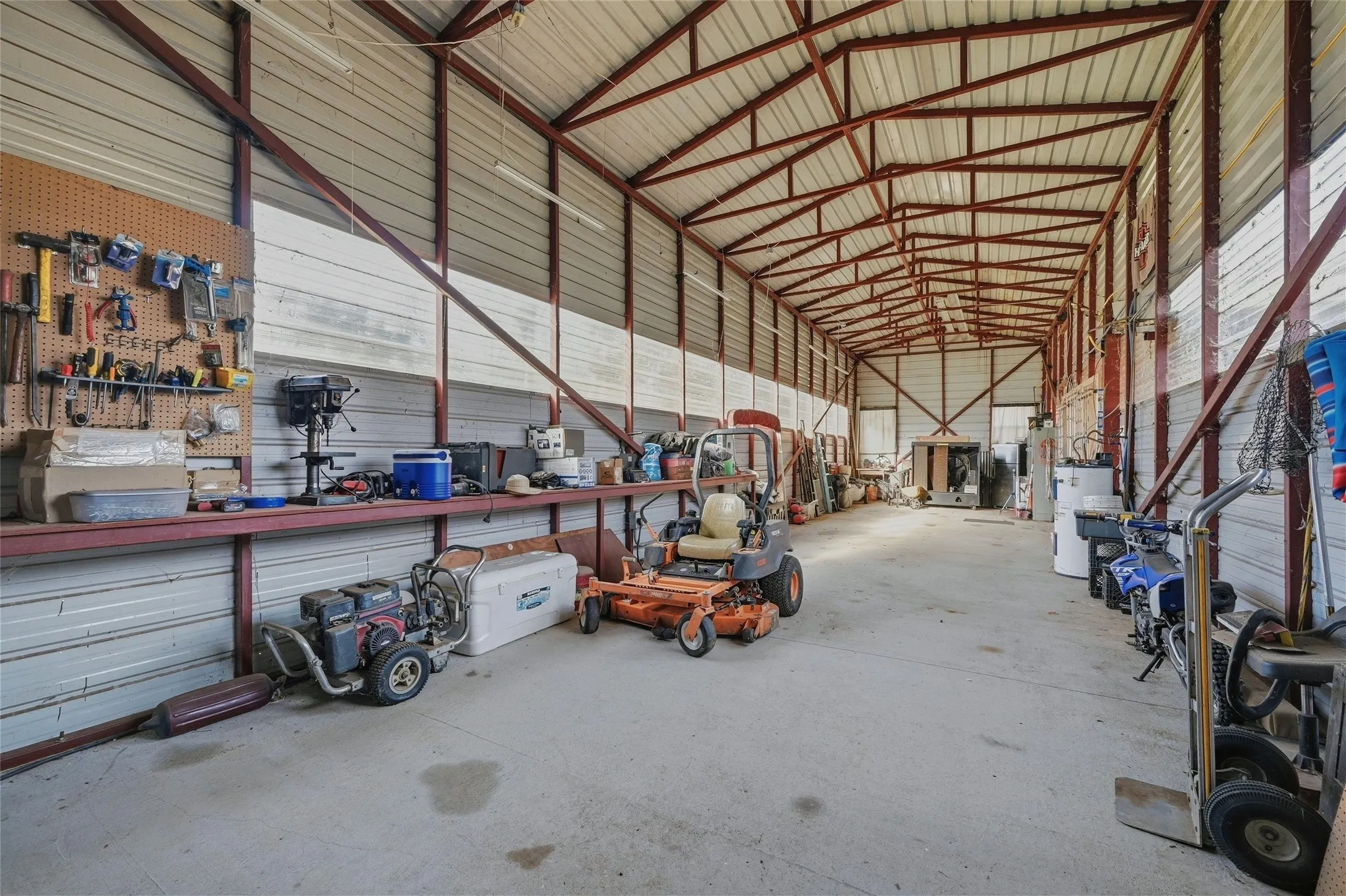 Single Family Residence For Sale in Grayson County , 115 Friar Tuck Drive, Gordonville, Texas 76245, 2 Bedroom, 2 Bathroom, 2 Garage spaces, 1,472 Sqft, built in 2020, Preowned, mls#21208240, Real Estate Agent in Gordonville, Homes For Sale in Grayson county, Homes For Sale in Gordonville, Realtor in Gordonville Texas, Real Estate Brokerage Independent Realty Texas, Luminita Cordes Realtor