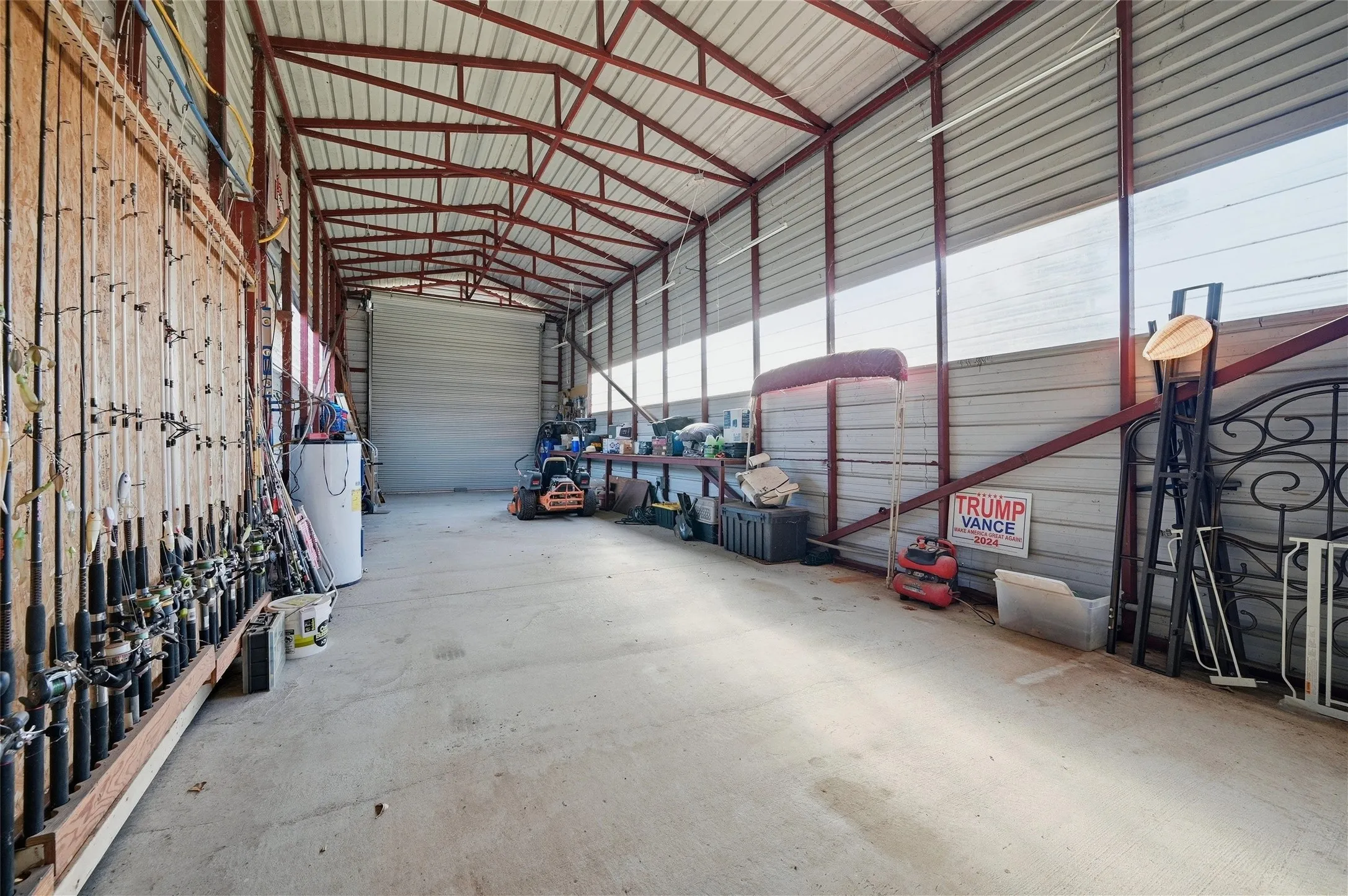 Single Family Residence For Sale in Grayson County , 115 Friar Tuck Drive, Gordonville, Texas 76245, 2 Bedroom, 2 Bathroom, 2 Garage spaces, 1,472 Sqft, built in 2020, Preowned, mls#21208240, Real Estate Agent in Gordonville, Homes For Sale in Grayson county, Homes For Sale in Gordonville, Realtor in Gordonville Texas, Real Estate Brokerage Independent Realty Texas, Luminita Cordes Realtor