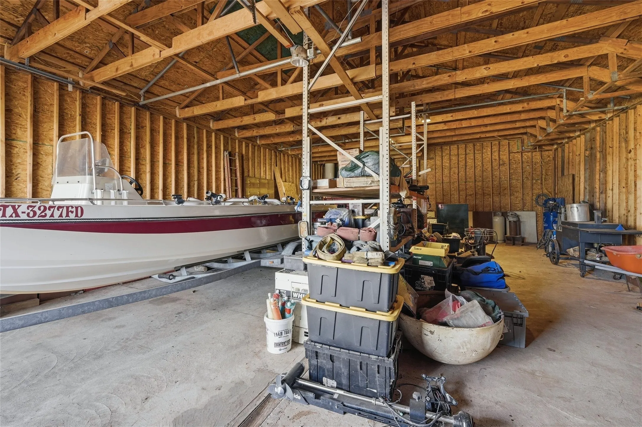Single Family Residence For Sale in Grayson County , 115 Friar Tuck Drive, Gordonville, Texas 76245, 2 Bedroom, 2 Bathroom, 2 Garage spaces, 1,472 Sqft, built in 2020, Preowned, mls#21208240, Real Estate Agent in Gordonville, Homes For Sale in Grayson county, Homes For Sale in Gordonville, Realtor in Gordonville Texas, Real Estate Brokerage Independent Realty Texas, Luminita Cordes Realtor