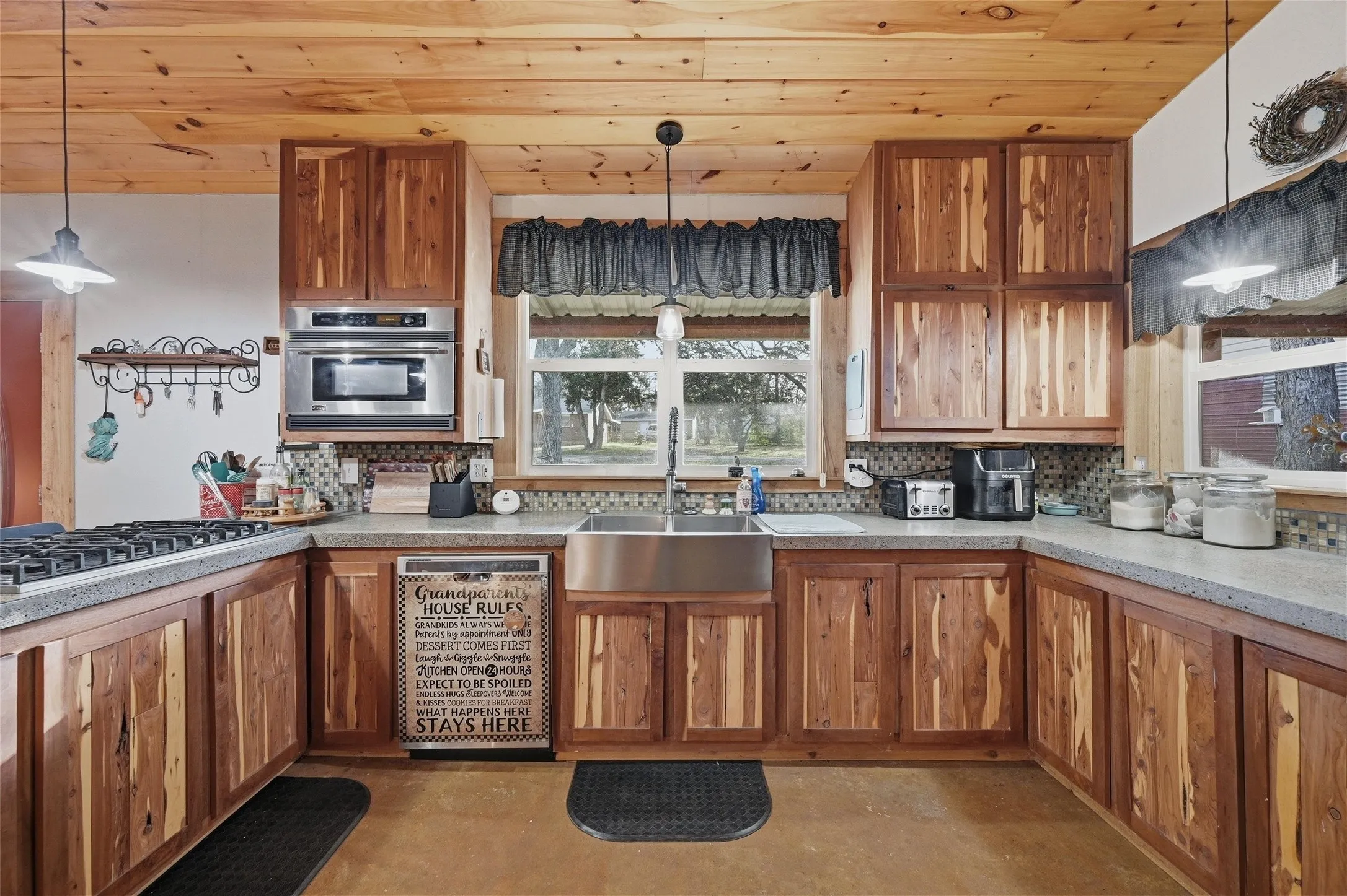 Single Family Residence For Sale in Grayson County , 115 Friar Tuck Drive, Gordonville, Texas 76245, 2 Bedroom, 2 Bathroom, 2 Garage spaces, 1,472 Sqft, built in 2020, Preowned, mls#21208240, Real Estate Agent in Gordonville, Homes For Sale in Grayson county, Homes For Sale in Gordonville, Realtor in Gordonville Texas, Real Estate Brokerage Independent Realty Texas, Luminita Cordes Realtor