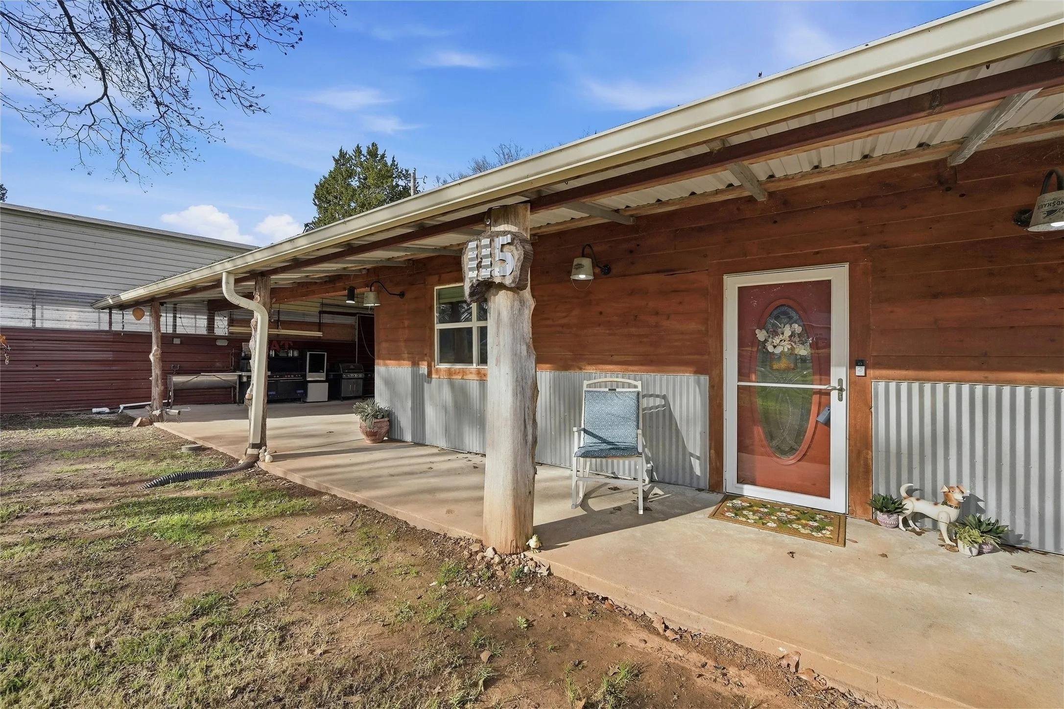 Single Family Residence For Sale in Grayson County , 115 Friar Tuck Drive, Gordonville, Texas 76245, 2 Bedroom, 2 Bathroom, 2 Garage spaces, 1,472 Sqft, built in 2020, Preowned, mls#21208240, Real Estate Agent in Gordonville, Homes For Sale in Grayson county, Homes For Sale in Gordonville, Realtor in Gordonville Texas, Real Estate Brokerage Independent Realty Texas, Luminita Cordes Realtor
