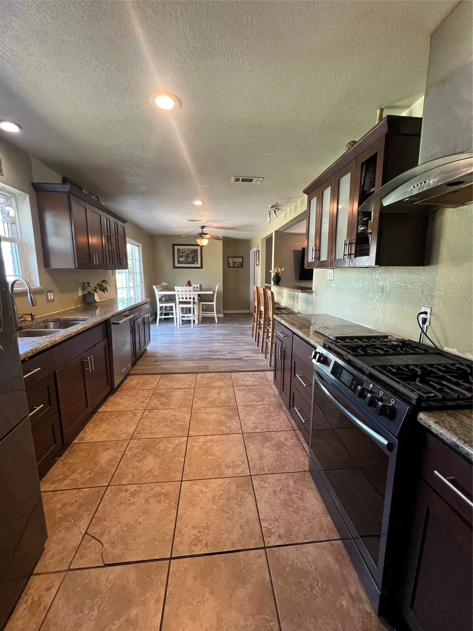 Single Family Residence For Sale in Tarrant County , 4704 Carlyle Drive, Fort Worth, Texas 76132, 3 Bedroom, 2 Bathroom, 1 Garage spaces, 1,162 Sqft, built in 1959, mls#21208427, Real Estate Agent in Fort Worth, Homes For Sale in Tarrant county, Homes For Sale in Fort Worth, Realtor in Fort Worth Texas, Real Estate Brokerage Independent Realty Texas, Luminita Cordes Realtor