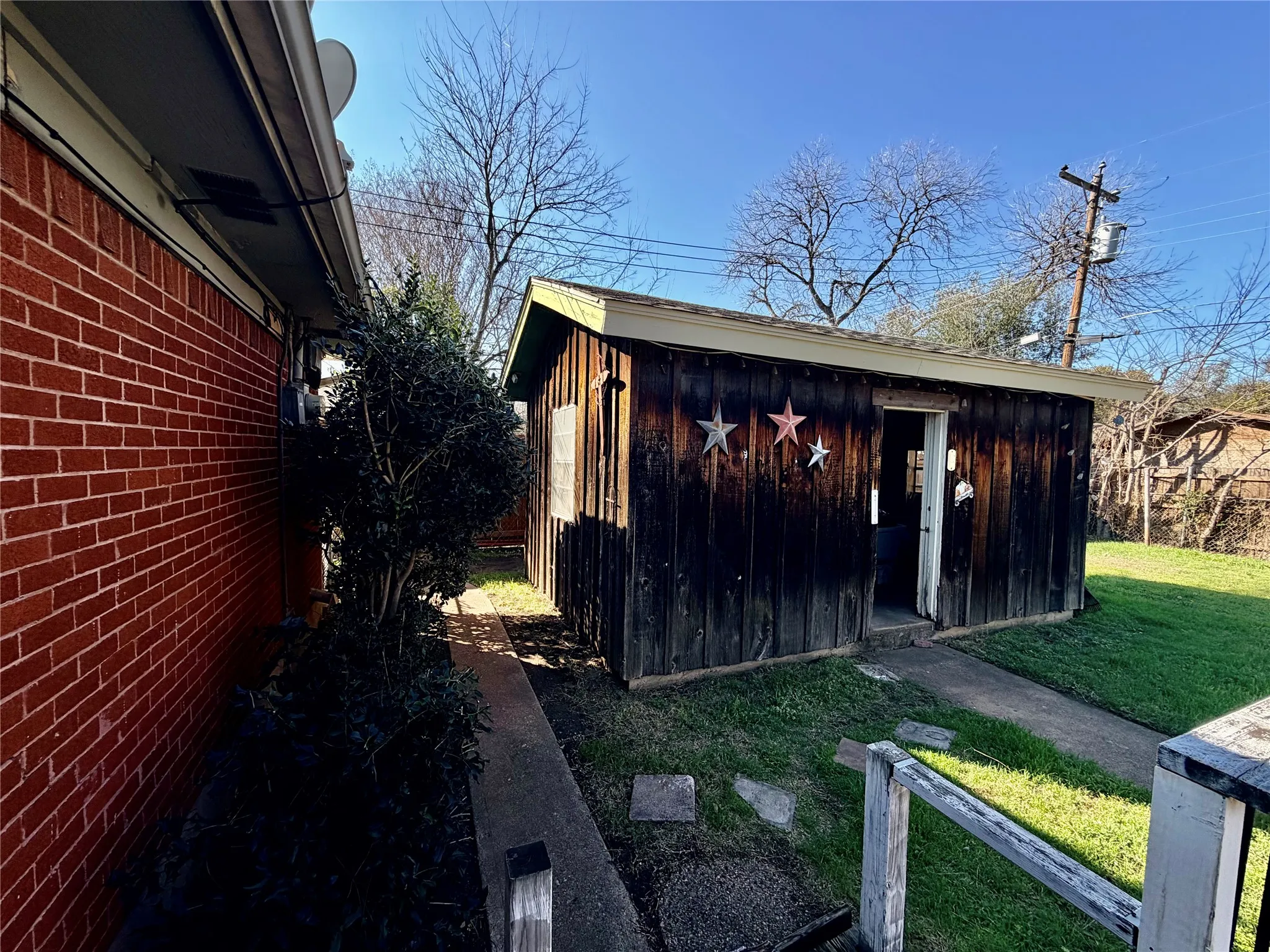 Single Family Residence For Sale in Tarrant County , 4704 Carlyle Drive, Fort Worth, Texas 76132, 3 Bedroom, 2 Bathroom, 1 Garage spaces, 1,162 Sqft, built in 1959, mls#21208427, Real Estate Agent in Fort Worth, Homes For Sale in Tarrant county, Homes For Sale in Fort Worth, Realtor in Fort Worth Texas, Real Estate Brokerage Independent Realty Texas, Luminita Cordes Realtor