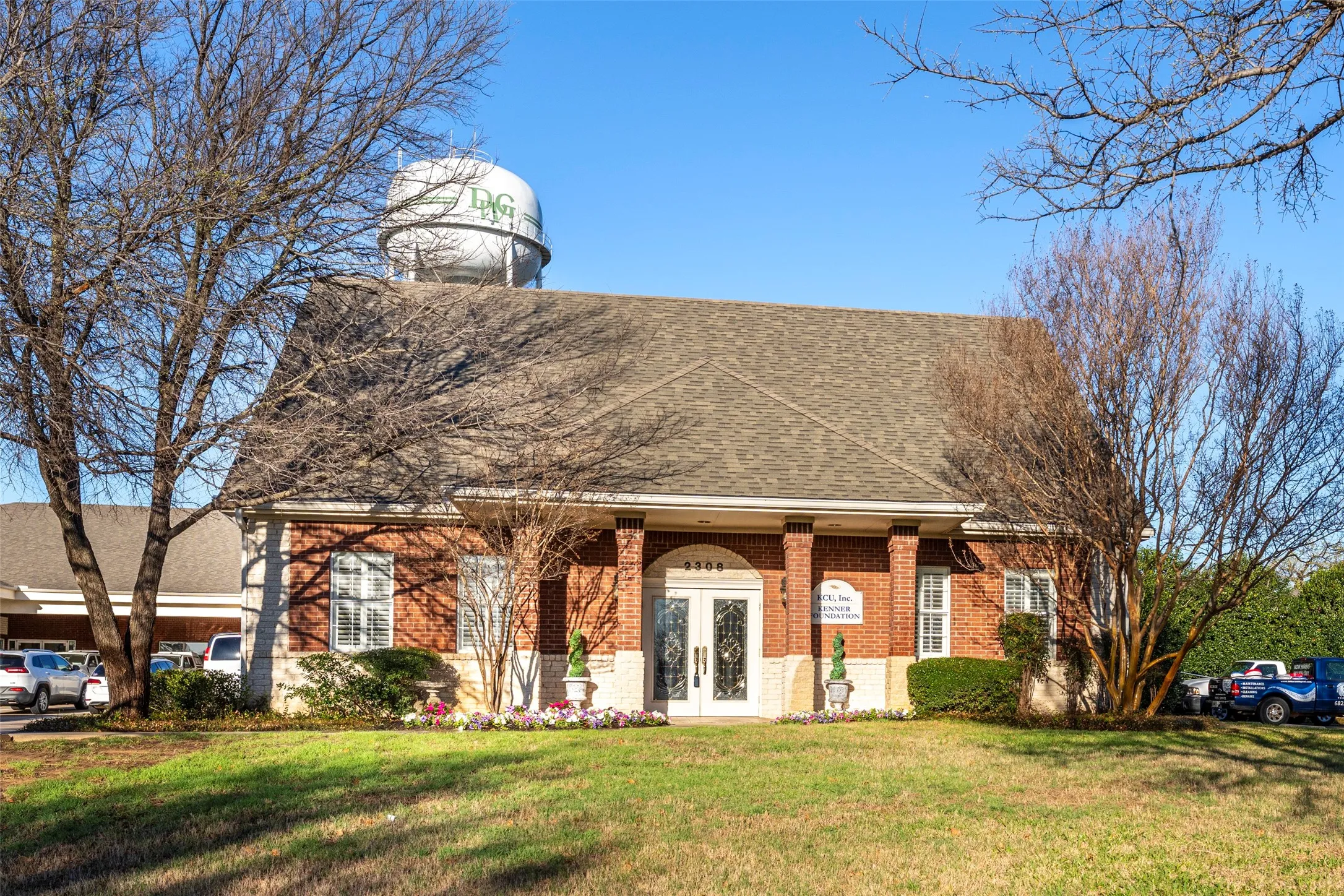 Office For Sale in Tarrant County , 2308 Michigan Court, Dalworthington Gardens, Texas 76016, 0, 0, Garage spaces, 0 Sqft, built in 2001, Preowned, Price $650,000, mls#21200931, Real Estate Agent in Dalworthington Gardens, Homes For Sale in Tarrant county, Homes For Sale in Dalworthington Gardens, Realtor in Dalworthington Gardens Texas, Real Estate Brokerage Independent Realty Texas, Luminita Cordes Realtor