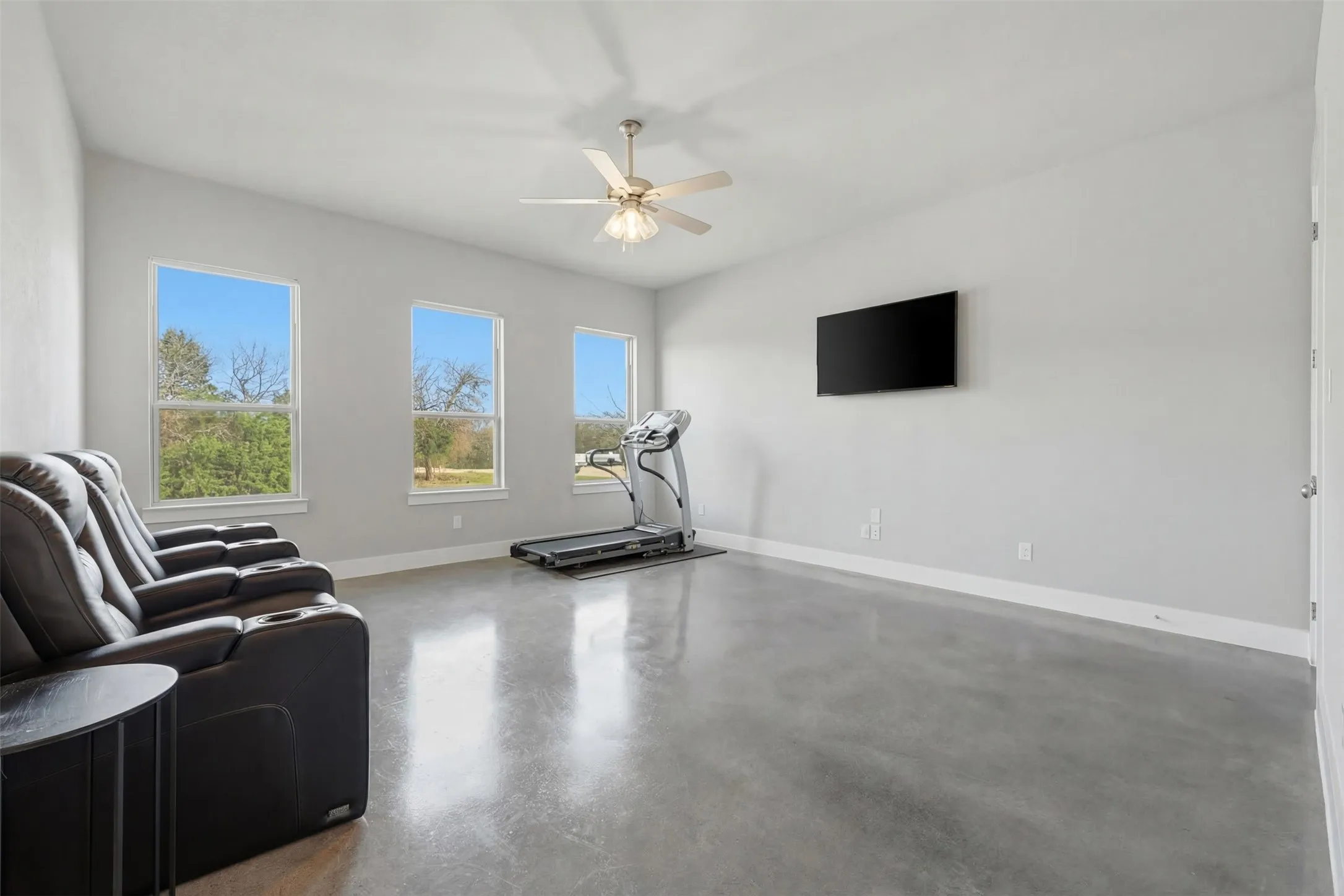 Single Family Residence For Sale in Ellis County , 3550 Sharp Court, Midlothian, Texas 76065, 4 Bedroom, 3 Bathroom, 3 Garage spaces, 3,180 Sqft, built in 2020, mls#21208607, Real Estate Agent in Midlothian, Homes For Sale in Ellis county, Homes For Sale in Midlothian, Realtor in Midlothian Texas, Real Estate Brokerage Independent Realty Texas, Luminita Cordes Realtor