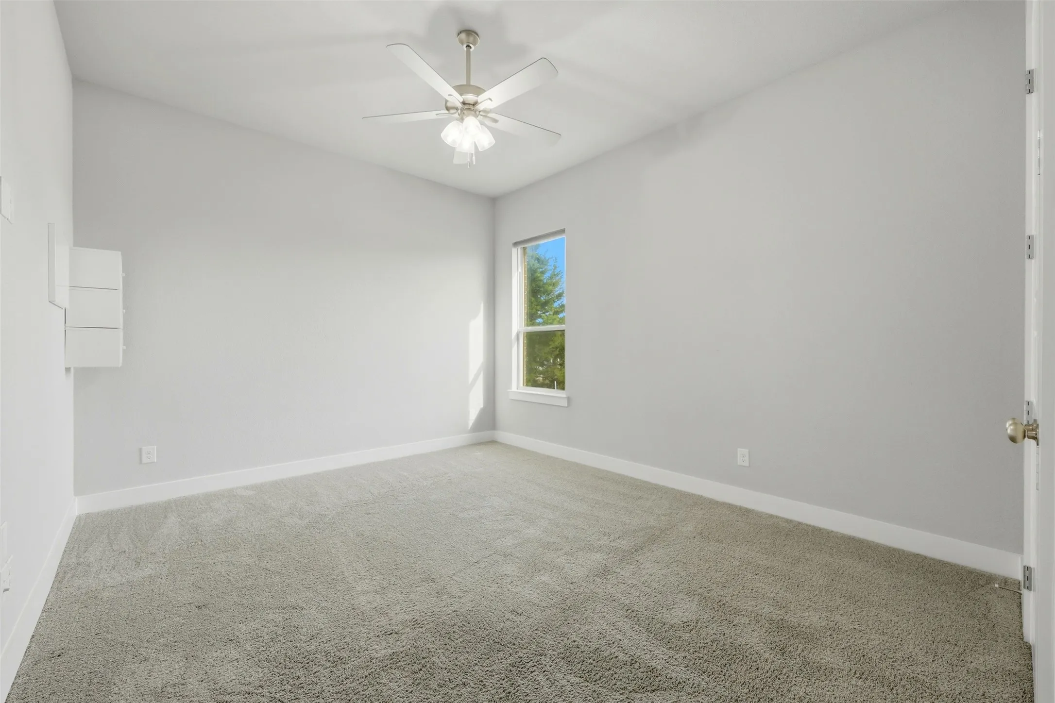 Single Family Residence For Sale in Ellis County , 3550 Sharp Court, Midlothian, Texas 76065, 4 Bedroom, 3 Bathroom, 3 Garage spaces, 3,180 Sqft, built in 2020, mls#21208607, Real Estate Agent in Midlothian, Homes For Sale in Ellis county, Homes For Sale in Midlothian, Realtor in Midlothian Texas, Real Estate Brokerage Independent Realty Texas, Luminita Cordes Realtor