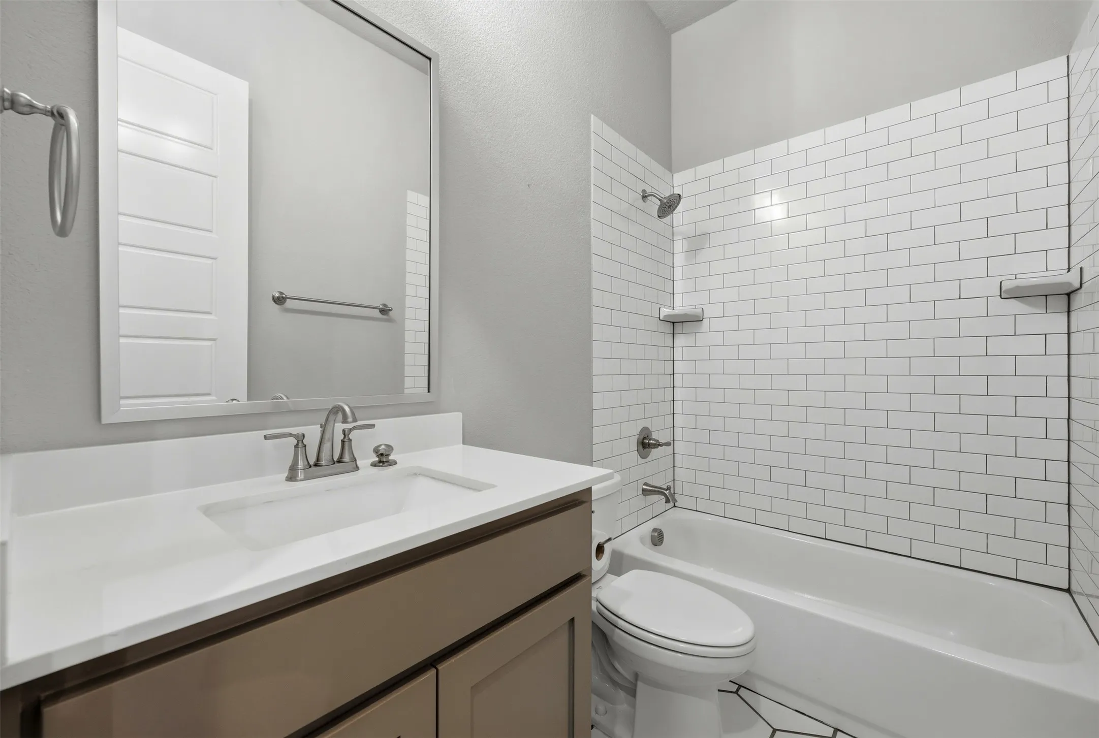 Single Family Residence For Sale in Ellis County , 3550 Sharp Court, Midlothian, Texas 76065, 4 Bedroom, 3 Bathroom, 3 Garage spaces, 3,180 Sqft, built in 2020, mls#21208607, Real Estate Agent in Midlothian, Homes For Sale in Ellis county, Homes For Sale in Midlothian, Realtor in Midlothian Texas, Real Estate Brokerage Independent Realty Texas, Luminita Cordes Realtor
