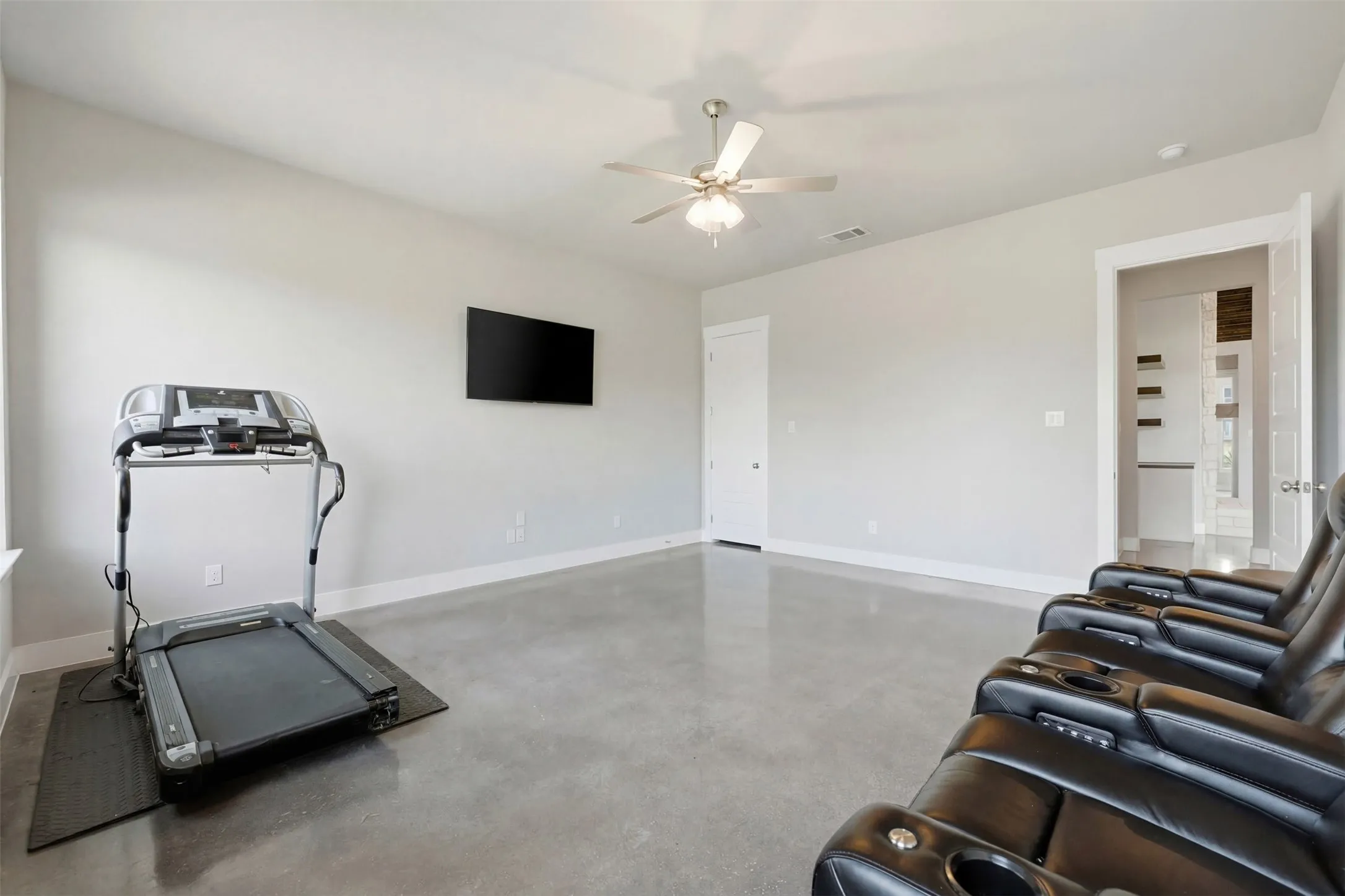 Single Family Residence For Sale in Ellis County , 3550 Sharp Court, Midlothian, Texas 76065, 4 Bedroom, 3 Bathroom, 3 Garage spaces, 3,180 Sqft, built in 2020, mls#21208607, Real Estate Agent in Midlothian, Homes For Sale in Ellis county, Homes For Sale in Midlothian, Realtor in Midlothian Texas, Real Estate Brokerage Independent Realty Texas, Luminita Cordes Realtor