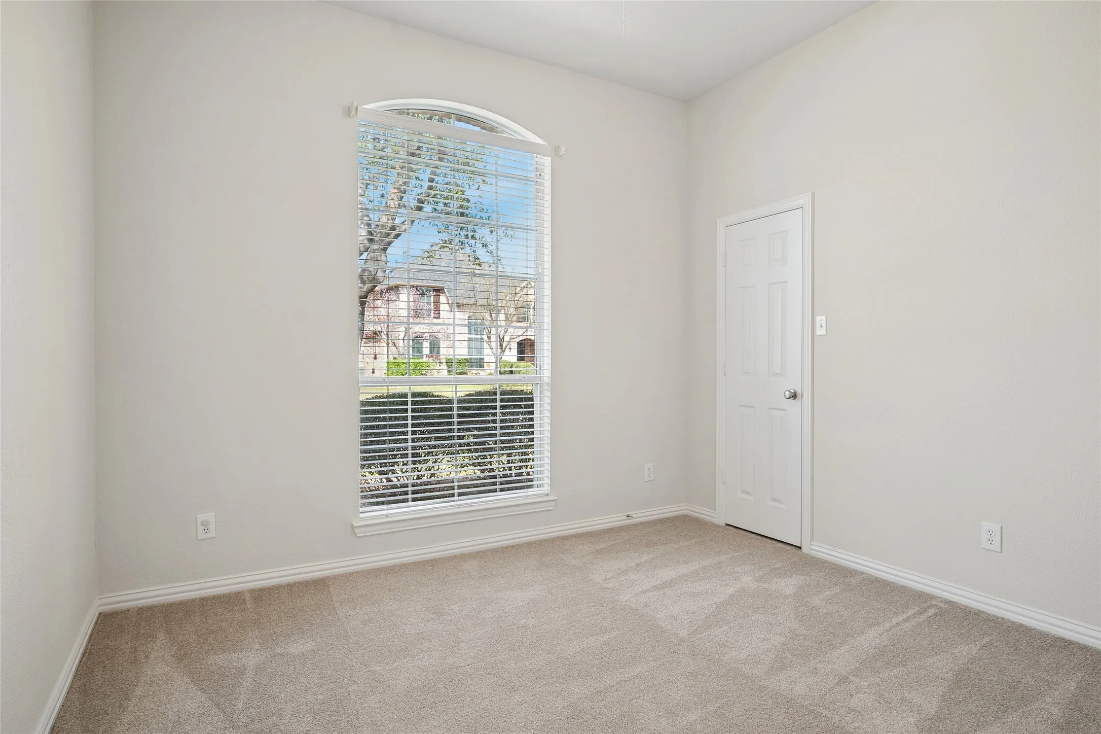 Single Family Residence For Sale in Denton County , 1219 Arbuckle Drive, Frisco, Texas 75033, 4 Bedroom, 3 Bathroom, 2 Garage spaces, 2,730 Sqft, built in 2002, mls#21203719, Real Estate Agent in Frisco, Homes For Sale in Denton county, Homes For Sale in Frisco, Realtor in Frisco Texas, Real Estate Brokerage Independent Realty Texas, Luminita Cordes Realtor
