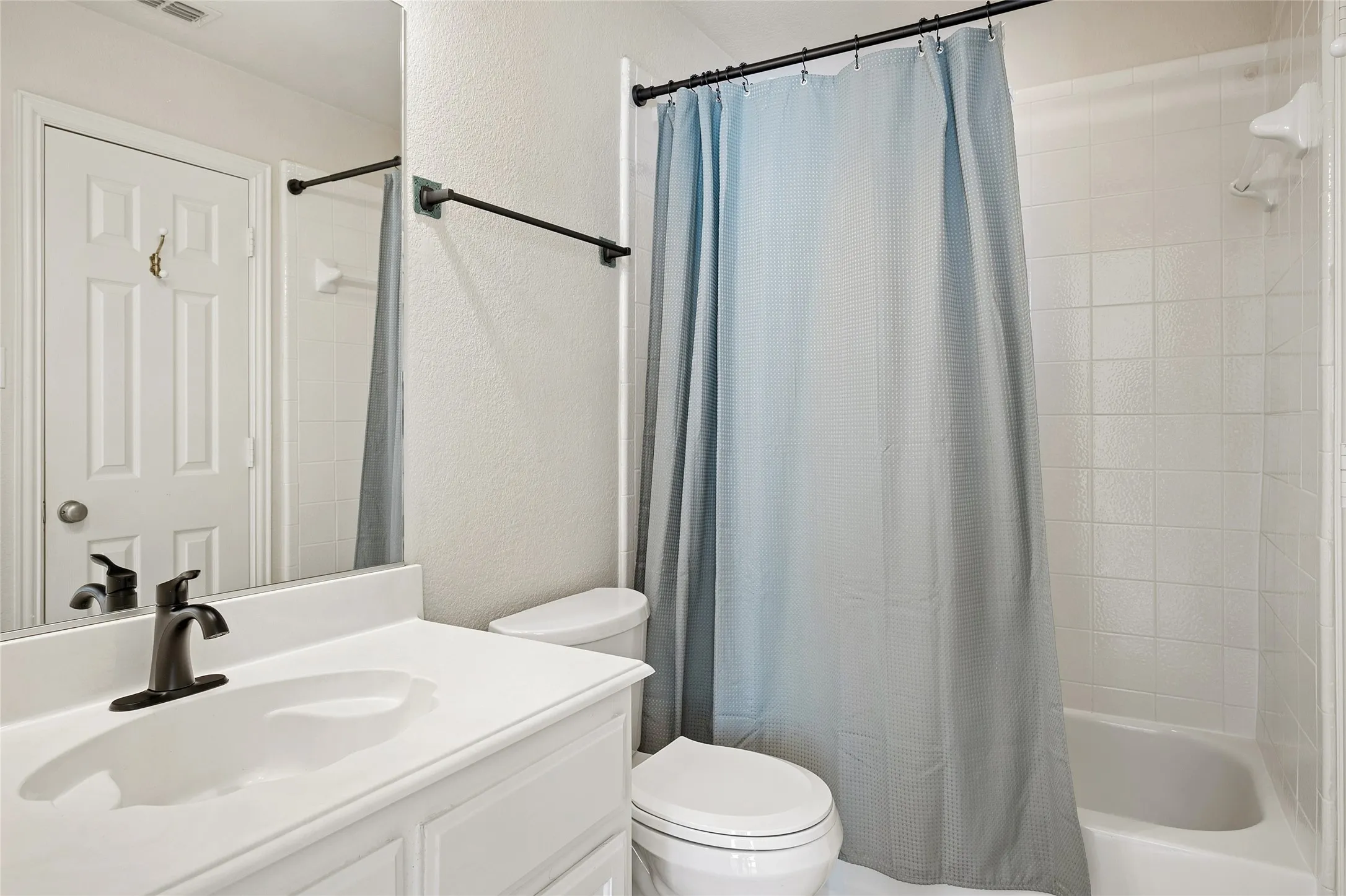 Single Family Residence For Sale in Denton County , 1219 Arbuckle Drive, Frisco, Texas 75033, 4 Bedroom, 3 Bathroom, 2 Garage spaces, 2,730 Sqft, built in 2002, mls#21203719, Real Estate Agent in Frisco, Homes For Sale in Denton county, Homes For Sale in Frisco, Realtor in Frisco Texas, Real Estate Brokerage Independent Realty Texas, Luminita Cordes Realtor