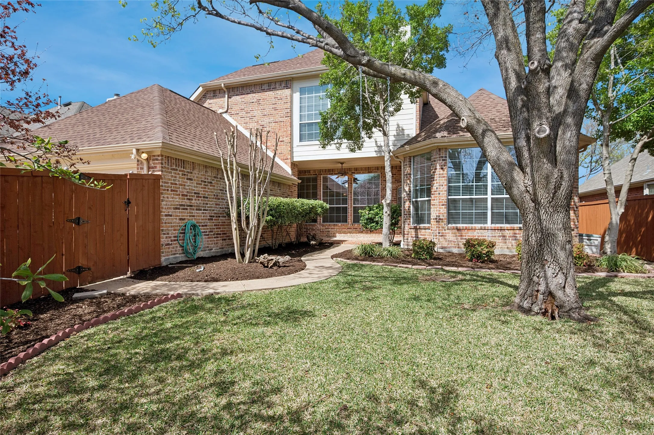 Single Family Residence For Sale in Denton County , 1219 Arbuckle Drive, Frisco, Texas 75033, 4 Bedroom, 3 Bathroom, 2 Garage spaces, 2,730 Sqft, built in 2002, mls#21203719, Real Estate Agent in Frisco, Homes For Sale in Denton county, Homes For Sale in Frisco, Realtor in Frisco Texas, Real Estate Brokerage Independent Realty Texas, Luminita Cordes Realtor