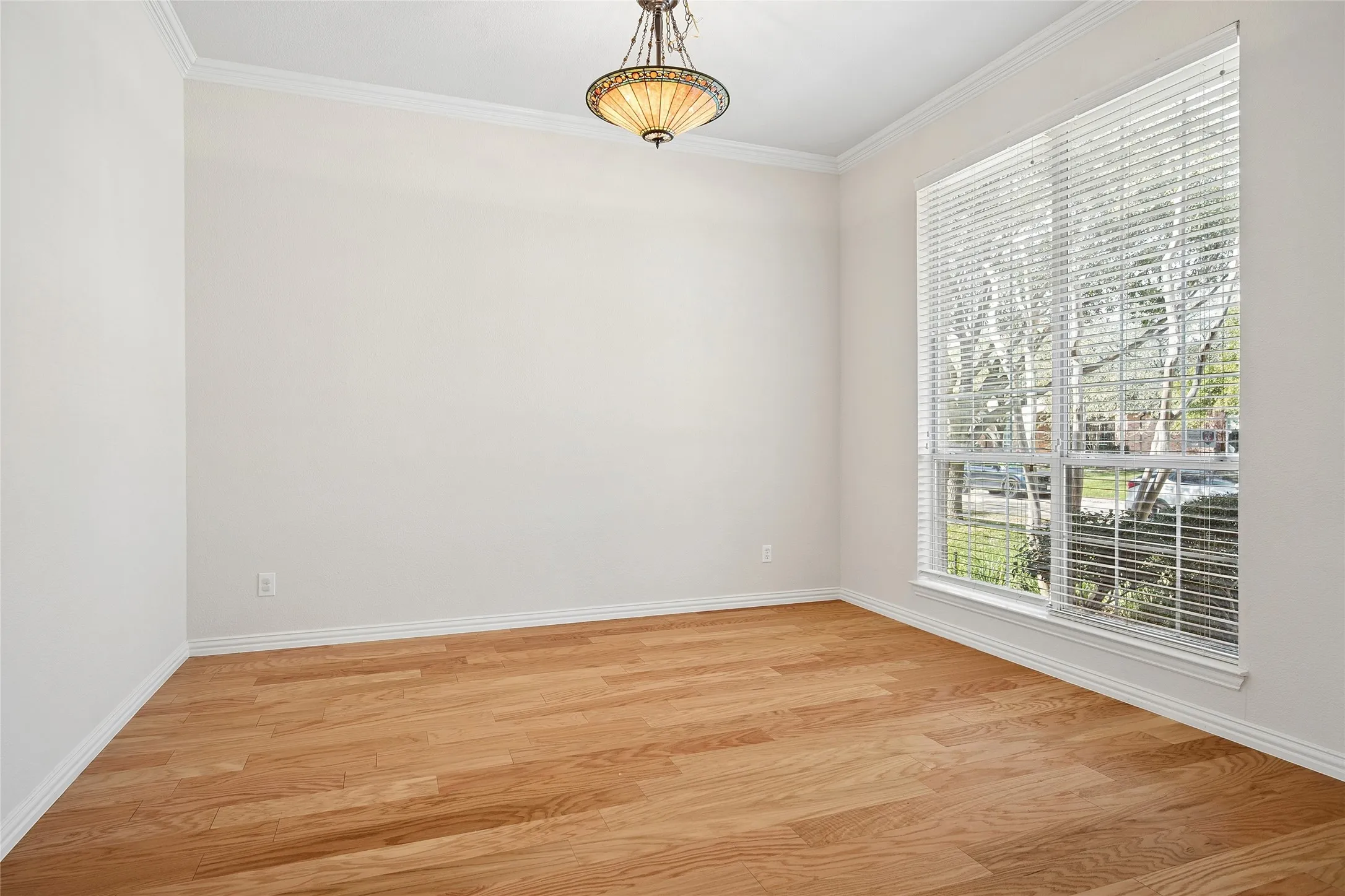 Single Family Residence For Sale in Denton County , 1219 Arbuckle Drive, Frisco, Texas 75033, 4 Bedroom, 3 Bathroom, 2 Garage spaces, 2,730 Sqft, built in 2002, mls#21203719, Real Estate Agent in Frisco, Homes For Sale in Denton county, Homes For Sale in Frisco, Realtor in Frisco Texas, Real Estate Brokerage Independent Realty Texas, Luminita Cordes Realtor