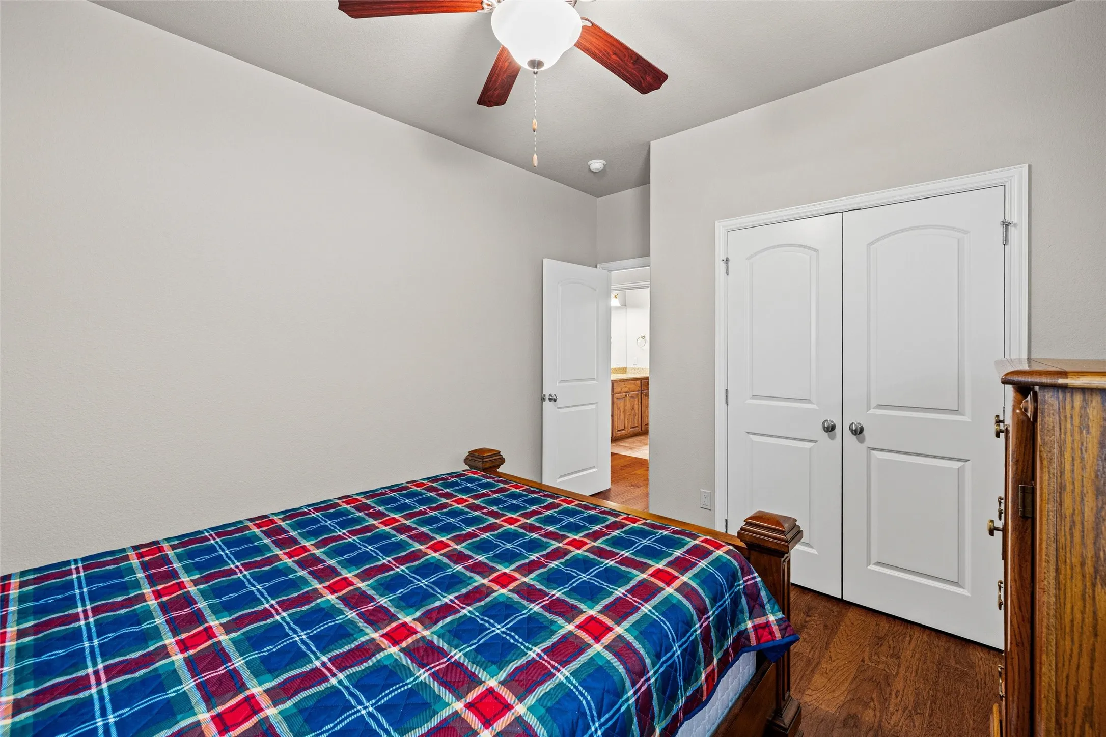Single Family Residence For Sale in Hood County , 2214 Cobblestone Court, Granbury, Texas 76049, 3 Bedroom, 2 Bathroom, 2 Garage spaces, 1,440 Sqft, built in 2014, Preowned, Price $324,900, mls#21208590, Real Estate Agent in Granbury, Homes For Sale in Hood county, Homes For Sale in Granbury, Realtor in Granbury Texas, Real Estate Brokerage Independent Realty Texas, Luminita Cordes Realtor
