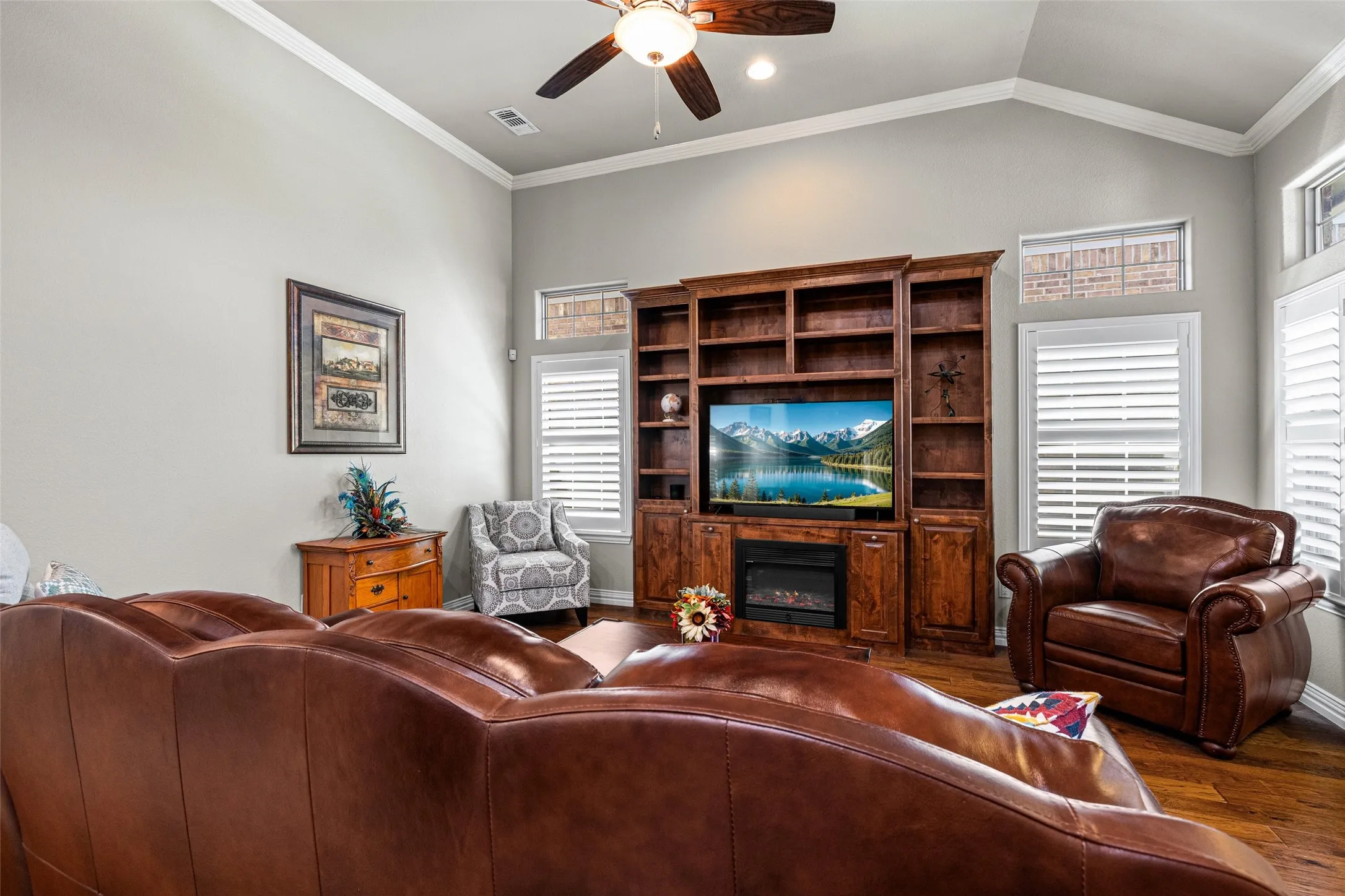 Single Family Residence For Sale in Hood County , 2214 Cobblestone Court, Granbury, Texas 76049, 3 Bedroom, 2 Bathroom, 2 Garage spaces, 1,440 Sqft, built in 2014, Preowned, Price $324,900, mls#21208590, Real Estate Agent in Granbury, Homes For Sale in Hood county, Homes For Sale in Granbury, Realtor in Granbury Texas, Real Estate Brokerage Independent Realty Texas, Luminita Cordes Realtor