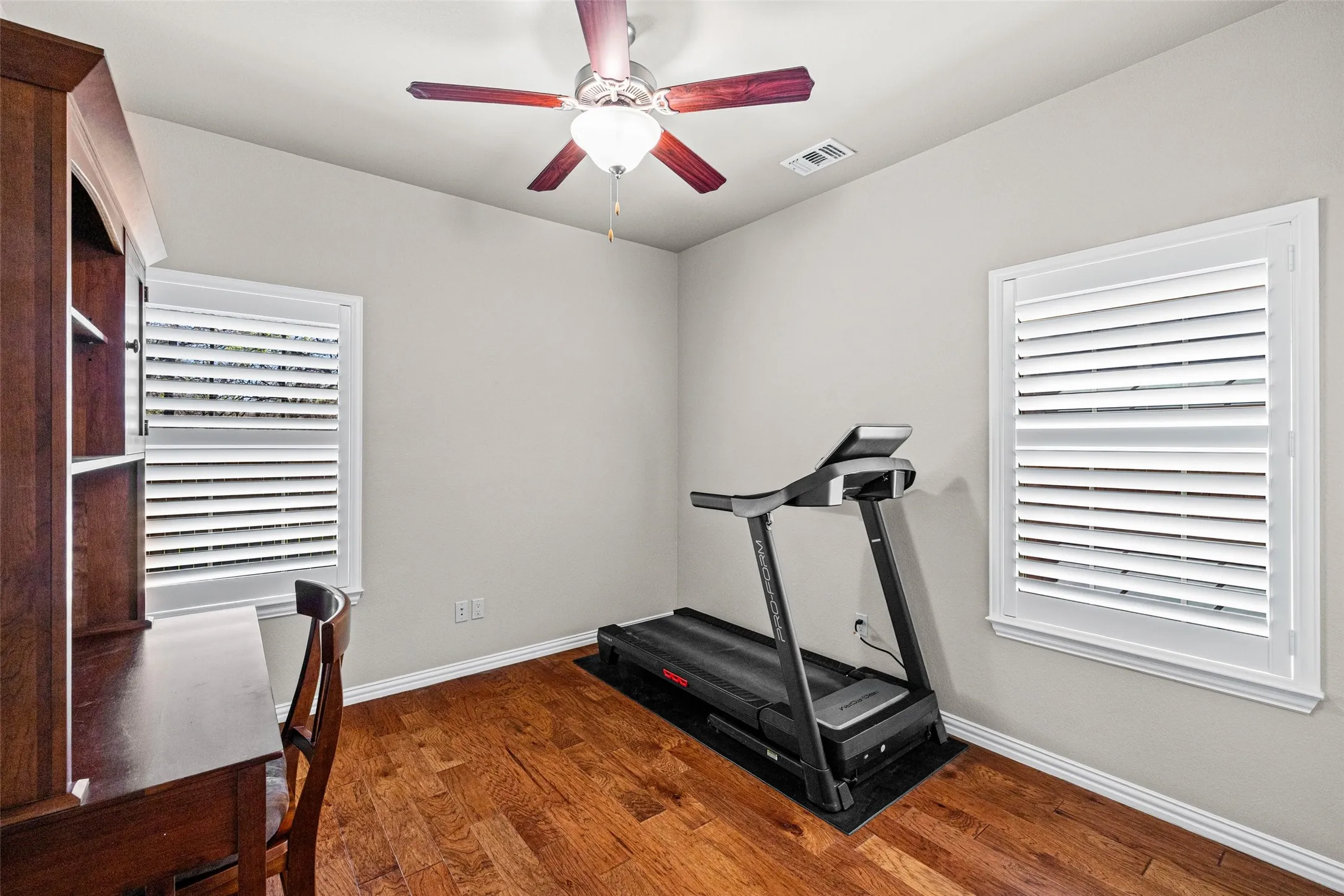 Single Family Residence For Sale in Hood County , 2214 Cobblestone Court, Granbury, Texas 76049, 3 Bedroom, 2 Bathroom, 2 Garage spaces, 1,440 Sqft, built in 2014, Preowned, Price $324,900, mls#21208590, Real Estate Agent in Granbury, Homes For Sale in Hood county, Homes For Sale in Granbury, Realtor in Granbury Texas, Real Estate Brokerage Independent Realty Texas, Luminita Cordes Realtor