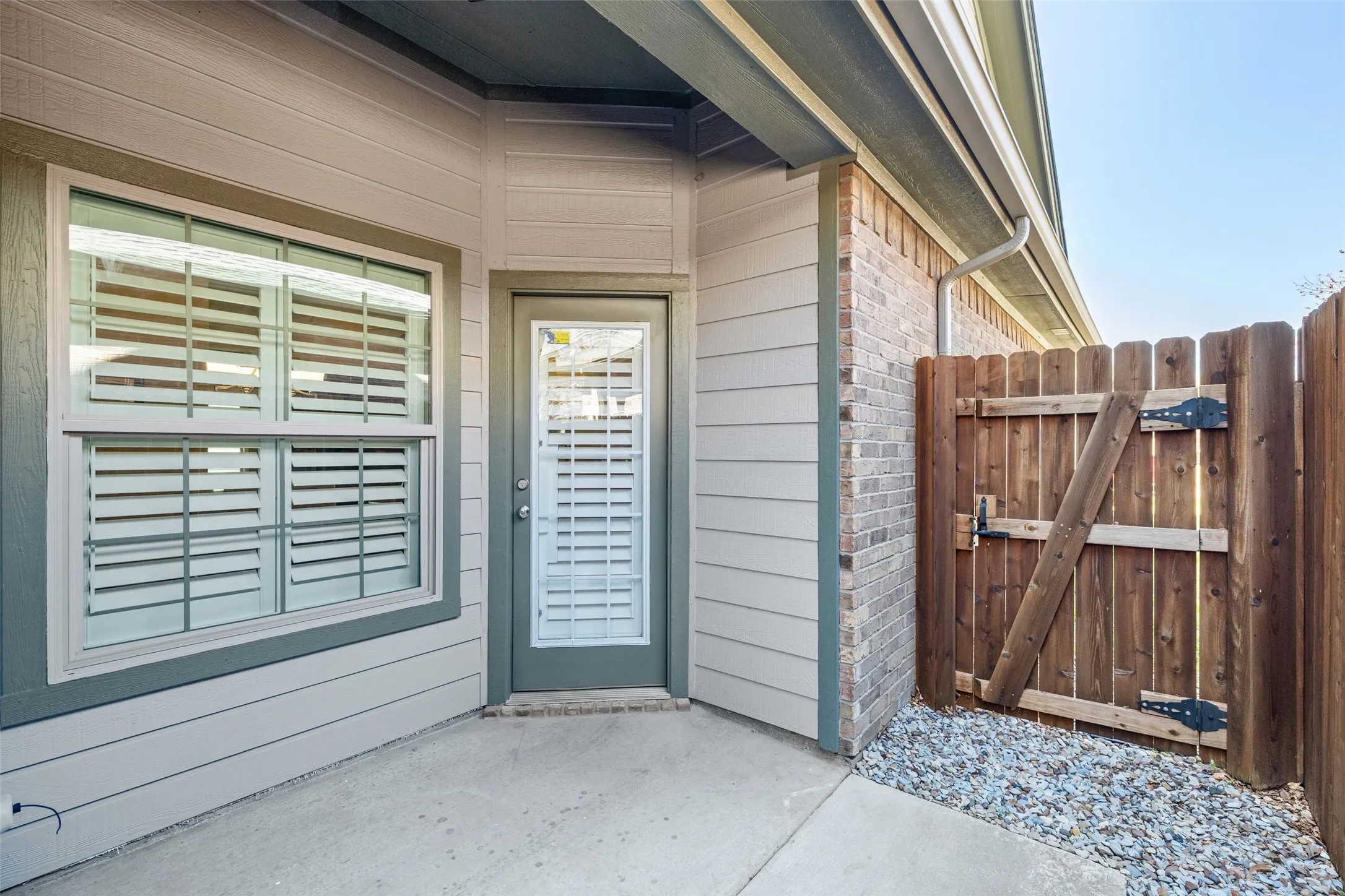 Single Family Residence For Sale in Hood County , 2214 Cobblestone Court, Granbury, Texas 76049, 3 Bedroom, 2 Bathroom, 2 Garage spaces, 1,440 Sqft, built in 2014, Preowned, Price $324,900, mls#21208590, Real Estate Agent in Granbury, Homes For Sale in Hood county, Homes For Sale in Granbury, Realtor in Granbury Texas, Real Estate Brokerage Independent Realty Texas, Luminita Cordes Realtor