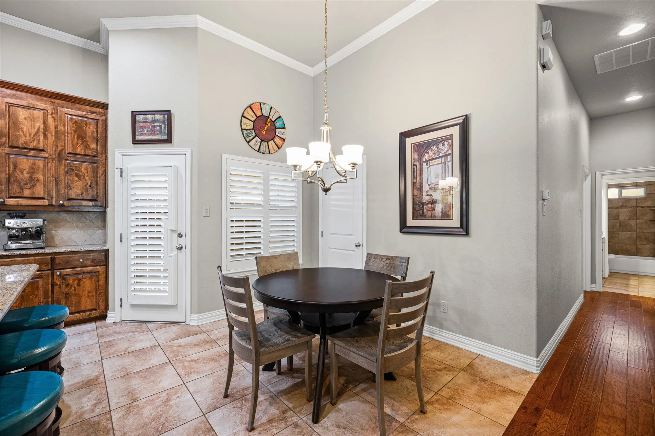 Single Family Residence For Sale in Hood County , 2214 Cobblestone Court, Granbury, Texas 76049, 3 Bedroom, 2 Bathroom, 2 Garage spaces, 1,440 Sqft, built in 2014, Preowned, Price $324,900, mls#21208590, Real Estate Agent in Granbury, Homes For Sale in Hood county, Homes For Sale in Granbury, Realtor in Granbury Texas, Real Estate Brokerage Independent Realty Texas, Luminita Cordes Realtor