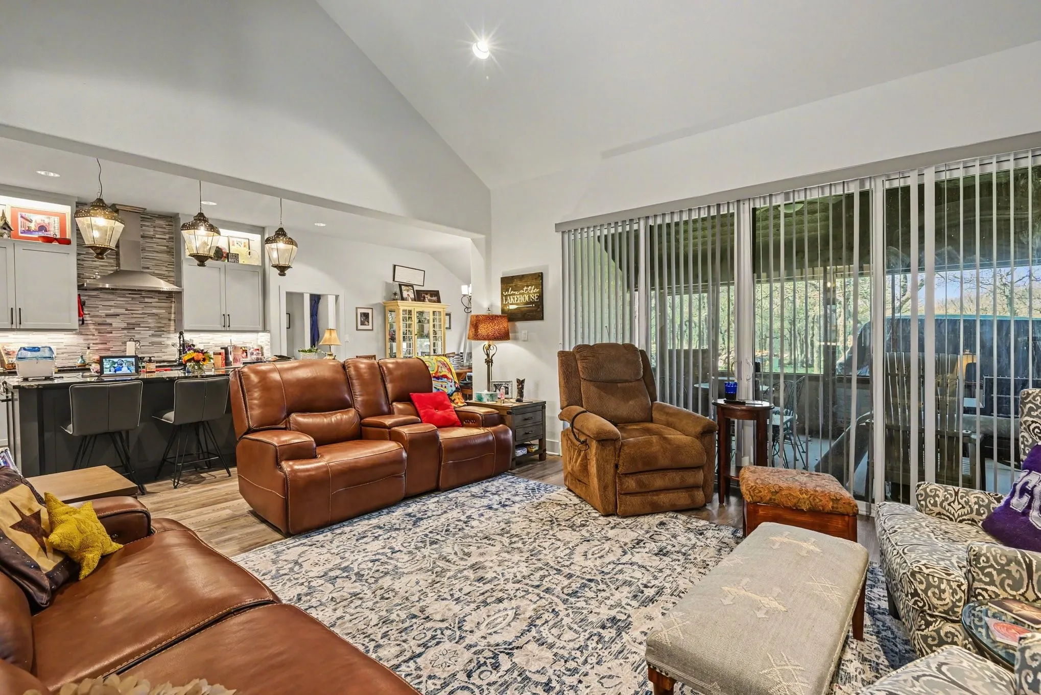 Single Family Residence For Sale in Wise County , 192 Grand Harbor Boulevard, Chico, Texas 76431, 3 Bedroom, 4 Bathroom, 2 Garage spaces, 2,539 Sqft, built in 2021, Preowned, mls#21203885, Real Estate Agent in Chico, Homes For Sale in Wise county, Homes For Sale in Chico, Realtor in Chico Texas, Real Estate Brokerage Independent Realty Texas, Luminita Cordes Realtor