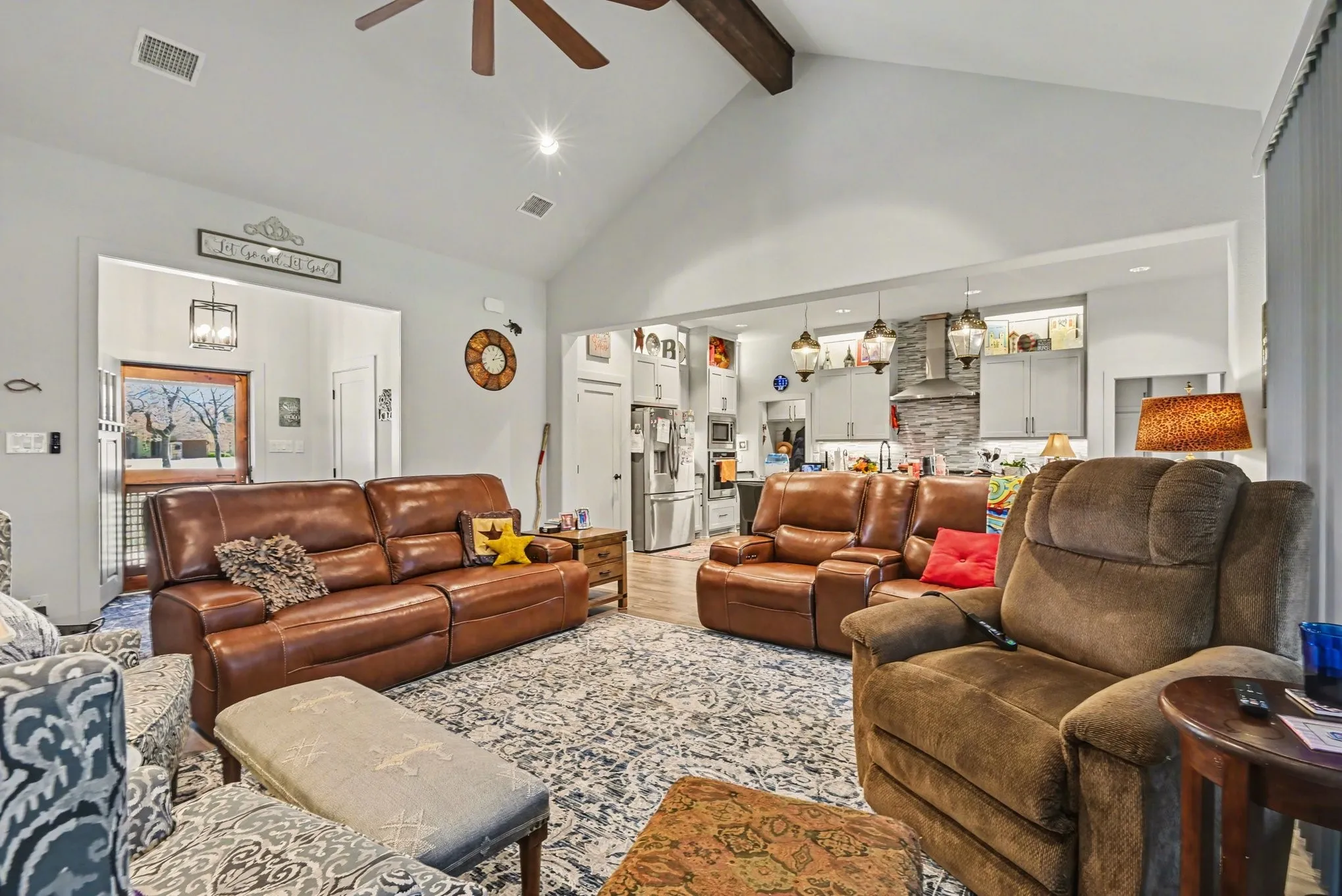 Single Family Residence For Sale in Wise County , 192 Grand Harbor Boulevard, Chico, Texas 76431, 3 Bedroom, 4 Bathroom, 2 Garage spaces, 2,539 Sqft, built in 2021, Preowned, mls#21203885, Real Estate Agent in Chico, Homes For Sale in Wise county, Homes For Sale in Chico, Realtor in Chico Texas, Real Estate Brokerage Independent Realty Texas, Luminita Cordes Realtor
