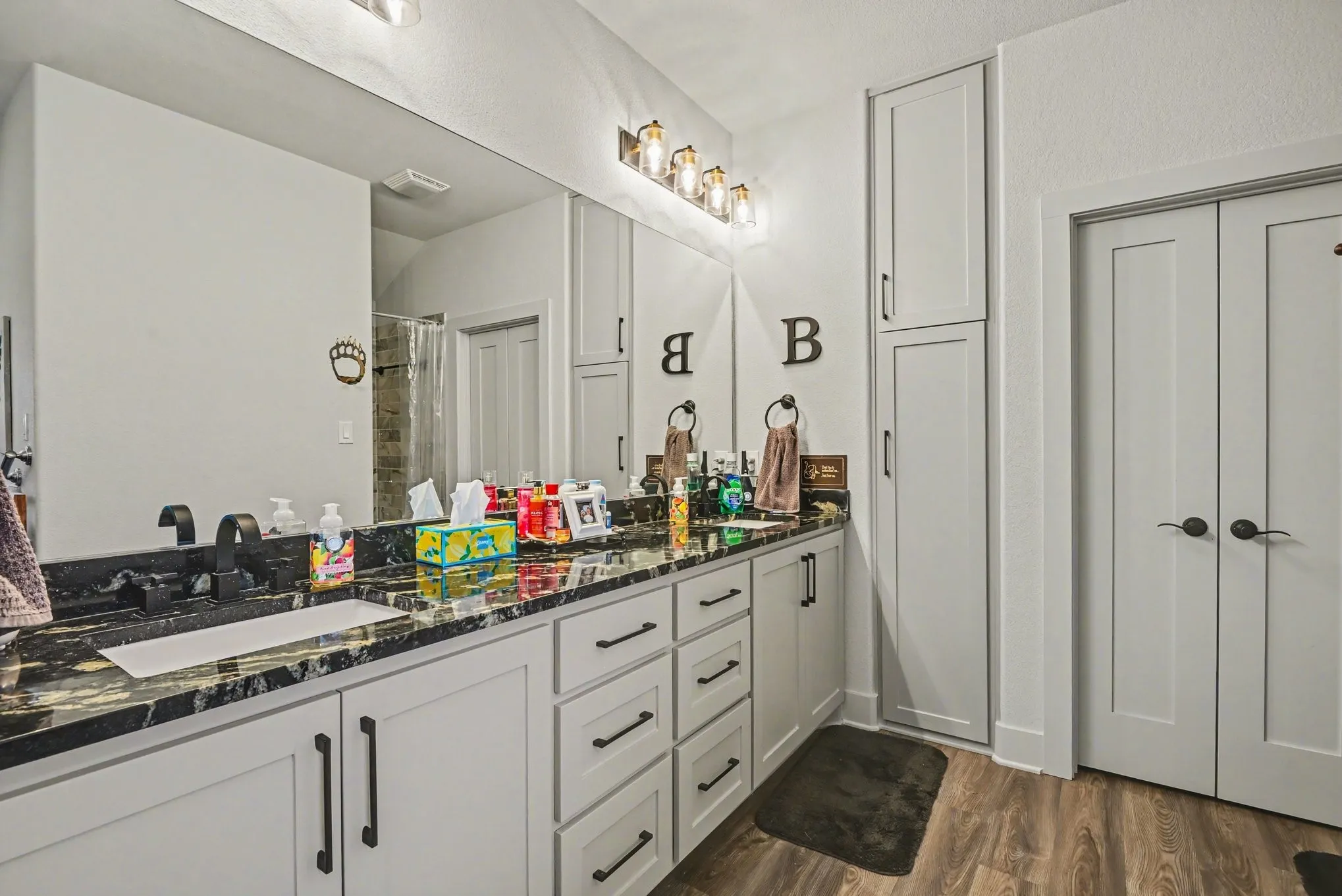 Single Family Residence For Sale in Wise County , 192 Grand Harbor Boulevard, Chico, Texas 76431, 3 Bedroom, 4 Bathroom, 2 Garage spaces, 2,539 Sqft, built in 2021, Preowned, mls#21203885, Real Estate Agent in Chico, Homes For Sale in Wise county, Homes For Sale in Chico, Realtor in Chico Texas, Real Estate Brokerage Independent Realty Texas, Luminita Cordes Realtor
