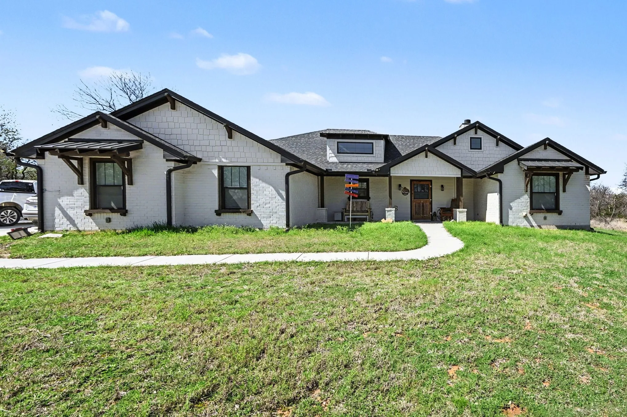 Single Family Residence For Sale in Wise County , 192 Grand Harbor Boulevard, Chico, Texas 76431, 3 Bedroom, 4 Bathroom, 2 Garage spaces, 2,539 Sqft, built in 2021, Preowned, mls#21203885, Real Estate Agent in Chico, Homes For Sale in Wise county, Homes For Sale in Chico, Realtor in Chico Texas, Real Estate Brokerage Independent Realty Texas, Luminita Cordes Realtor