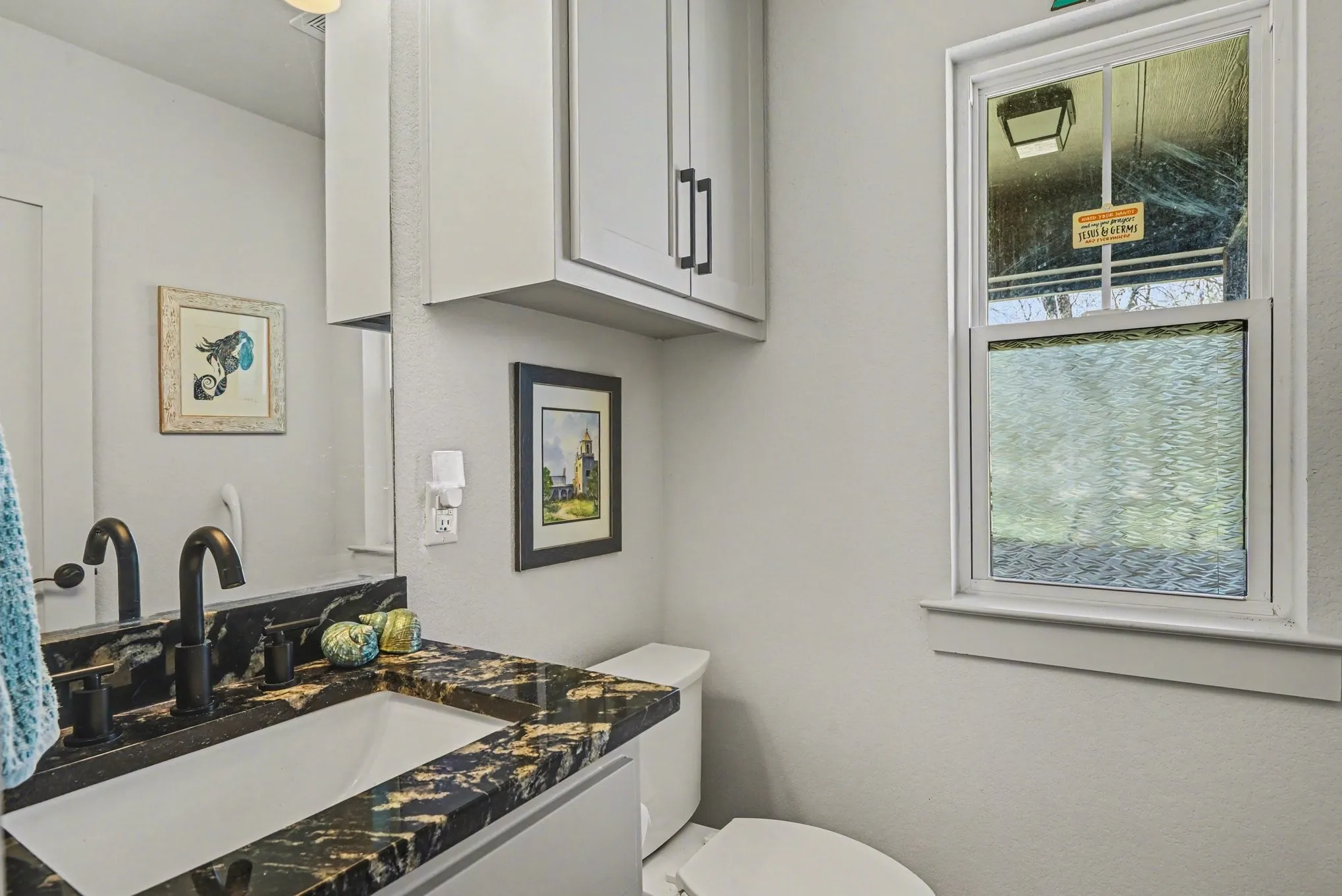 Single Family Residence For Sale in Wise County , 192 Grand Harbor Boulevard, Chico, Texas 76431, 3 Bedroom, 4 Bathroom, 2 Garage spaces, 2,539 Sqft, built in 2021, Preowned, mls#21203885, Real Estate Agent in Chico, Homes For Sale in Wise county, Homes For Sale in Chico, Realtor in Chico Texas, Real Estate Brokerage Independent Realty Texas, Luminita Cordes Realtor