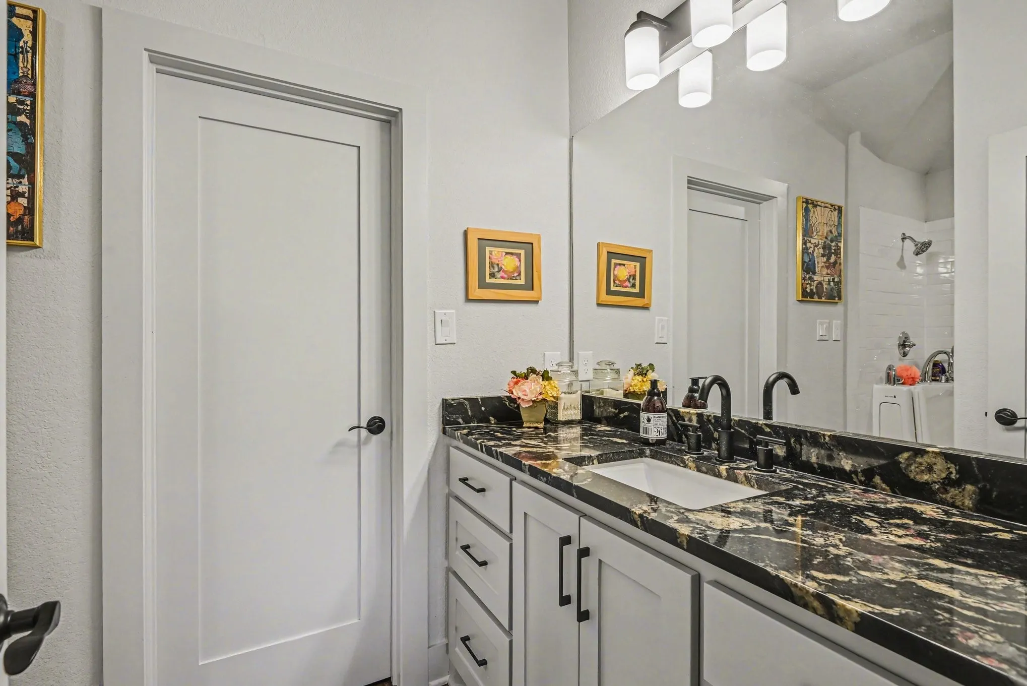 Single Family Residence For Sale in Wise County , 192 Grand Harbor Boulevard, Chico, Texas 76431, 3 Bedroom, 4 Bathroom, 2 Garage spaces, 2,539 Sqft, built in 2021, Preowned, mls#21203885, Real Estate Agent in Chico, Homes For Sale in Wise county, Homes For Sale in Chico, Realtor in Chico Texas, Real Estate Brokerage Independent Realty Texas, Luminita Cordes Realtor