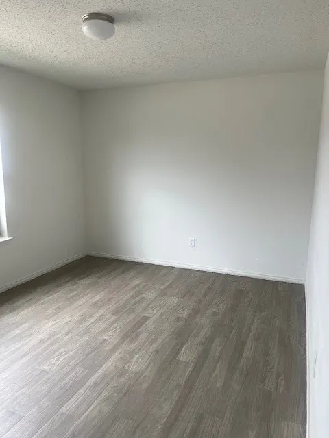 Single Family Residence For Sale in Dallas County , 4443 Falls Drive, Dallas, Texas 75211, 4 Bedroom, 2 Bathroom, Garage spaces, 1,773 Sqft, built in 1997, mls#21208478, Real Estate Agent in Dallas, Homes For Sale in Dallas county, Homes For Sale in Dallas, Realtor in Dallas Texas, Real Estate Brokerage Independent Realty Texas, Luminita Cordes Realtor