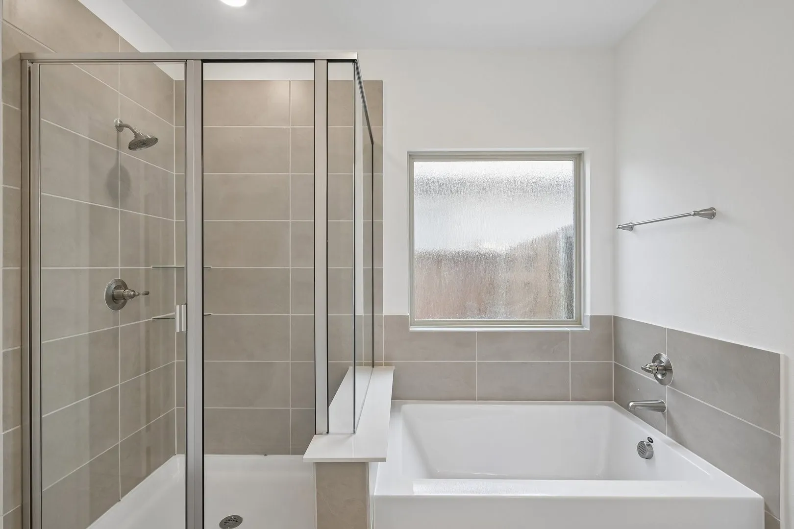 34-web-or-mls-Liberty Crossing Ave-S3107-034
