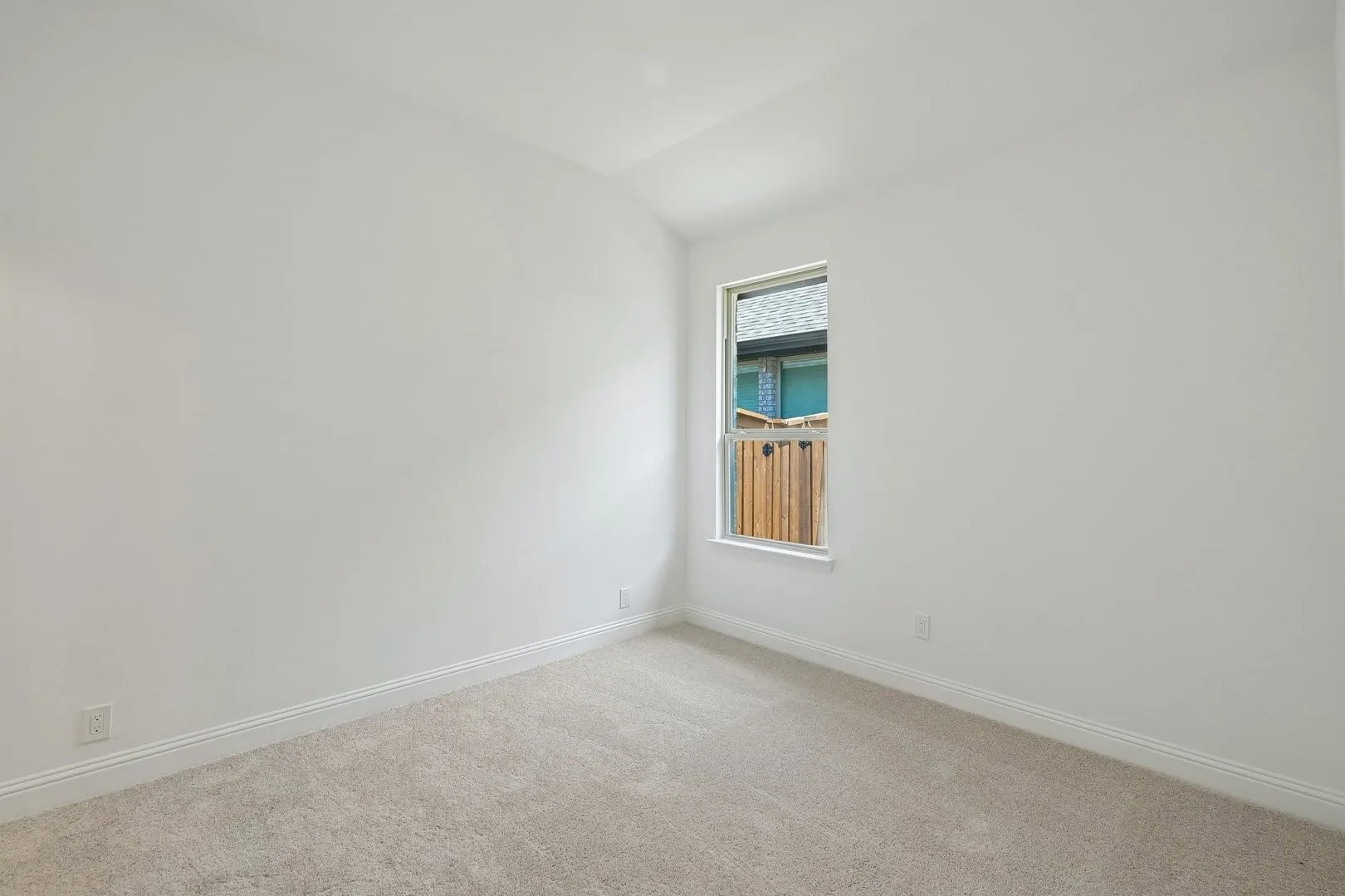 28-web-or-mls-Liberty Crossing Ave-S3107-028